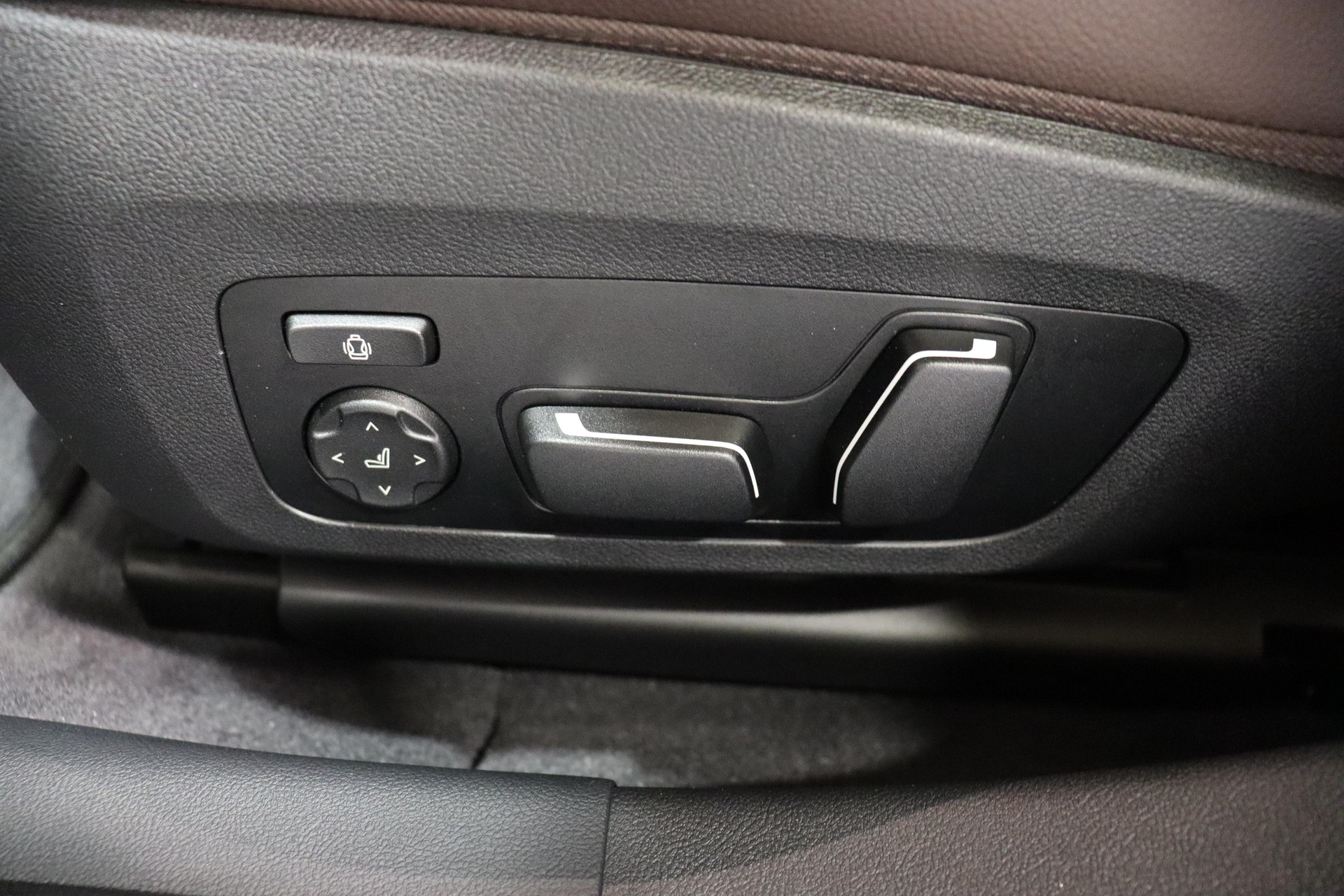 BMW i4 xDrive40-image-22
