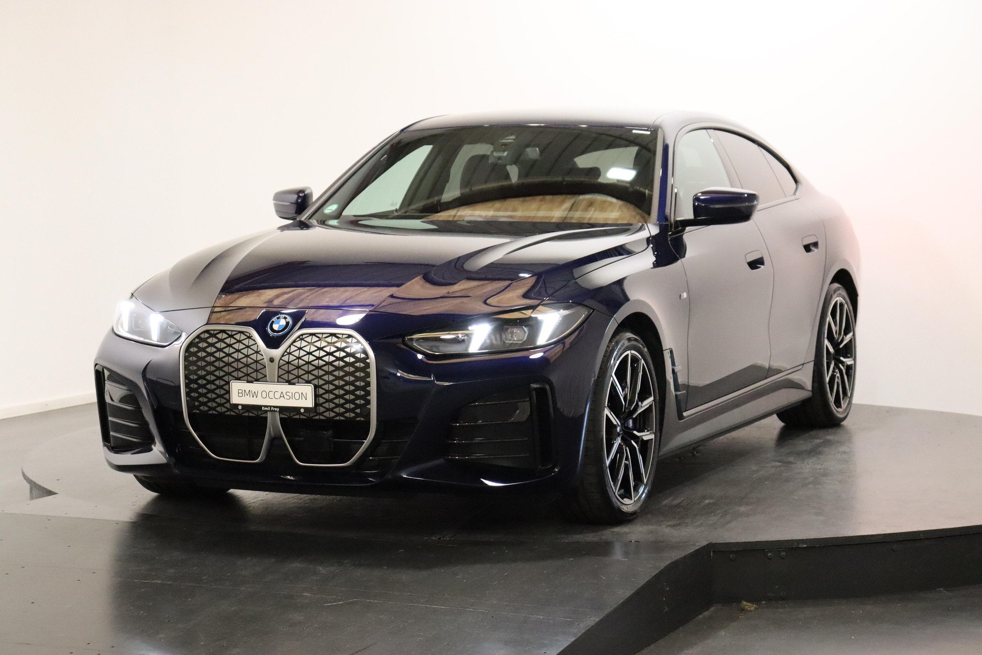 BMW i4 xDrive40-image-0