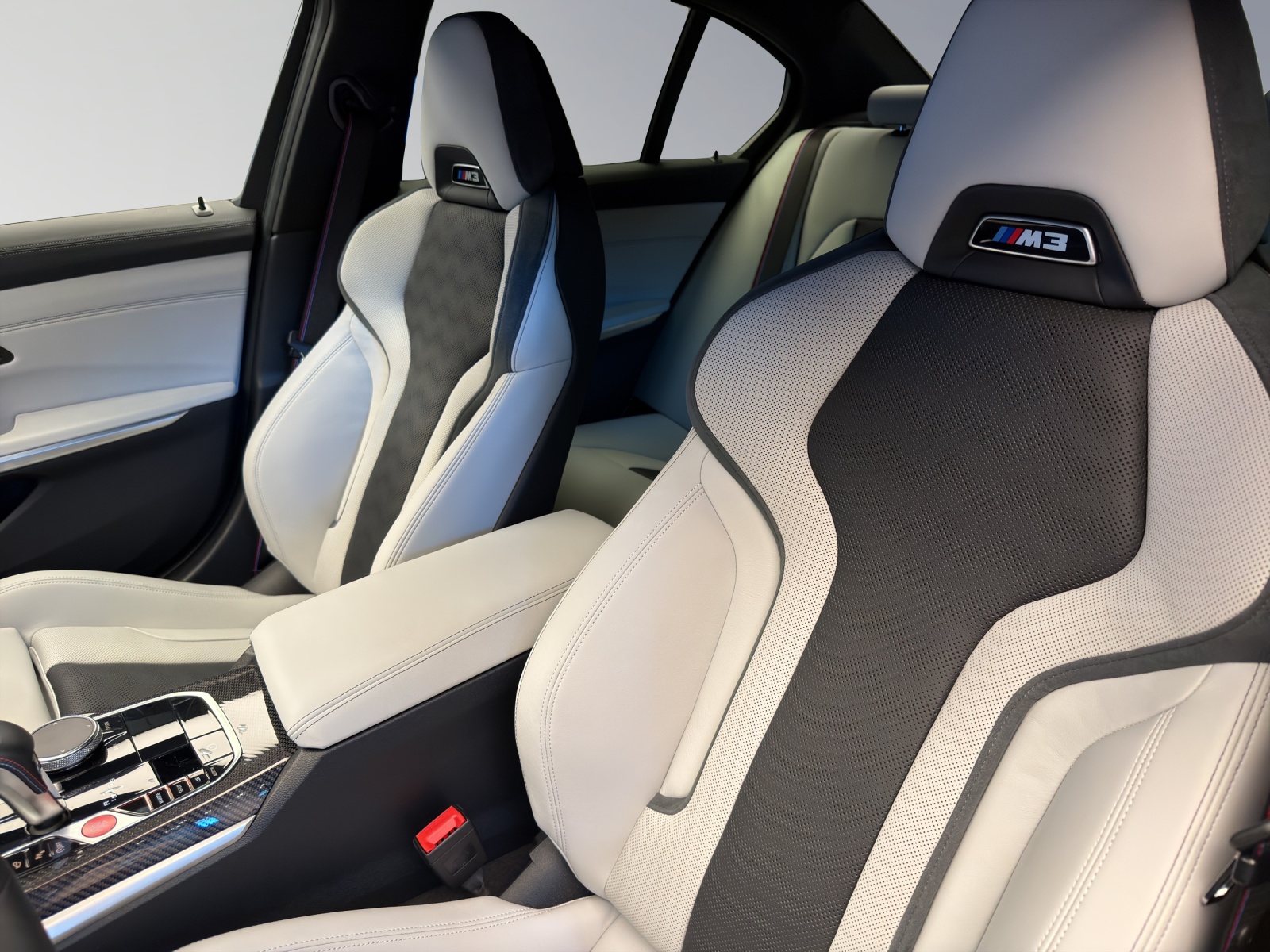 BMW M3 Competition M xDrive-image-11