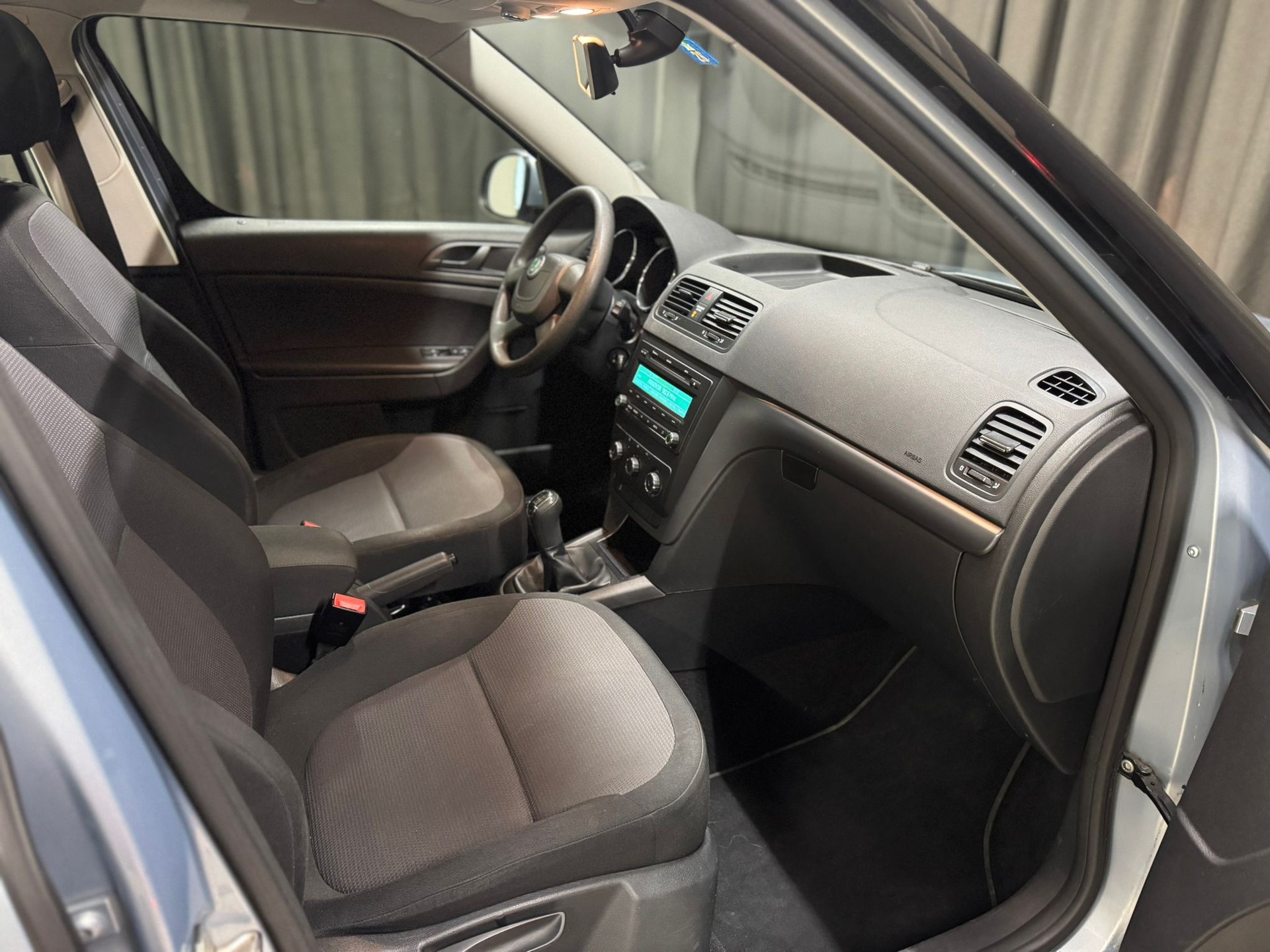 SKODA Yeti 2.0 TDI Clever 4x4-image-11