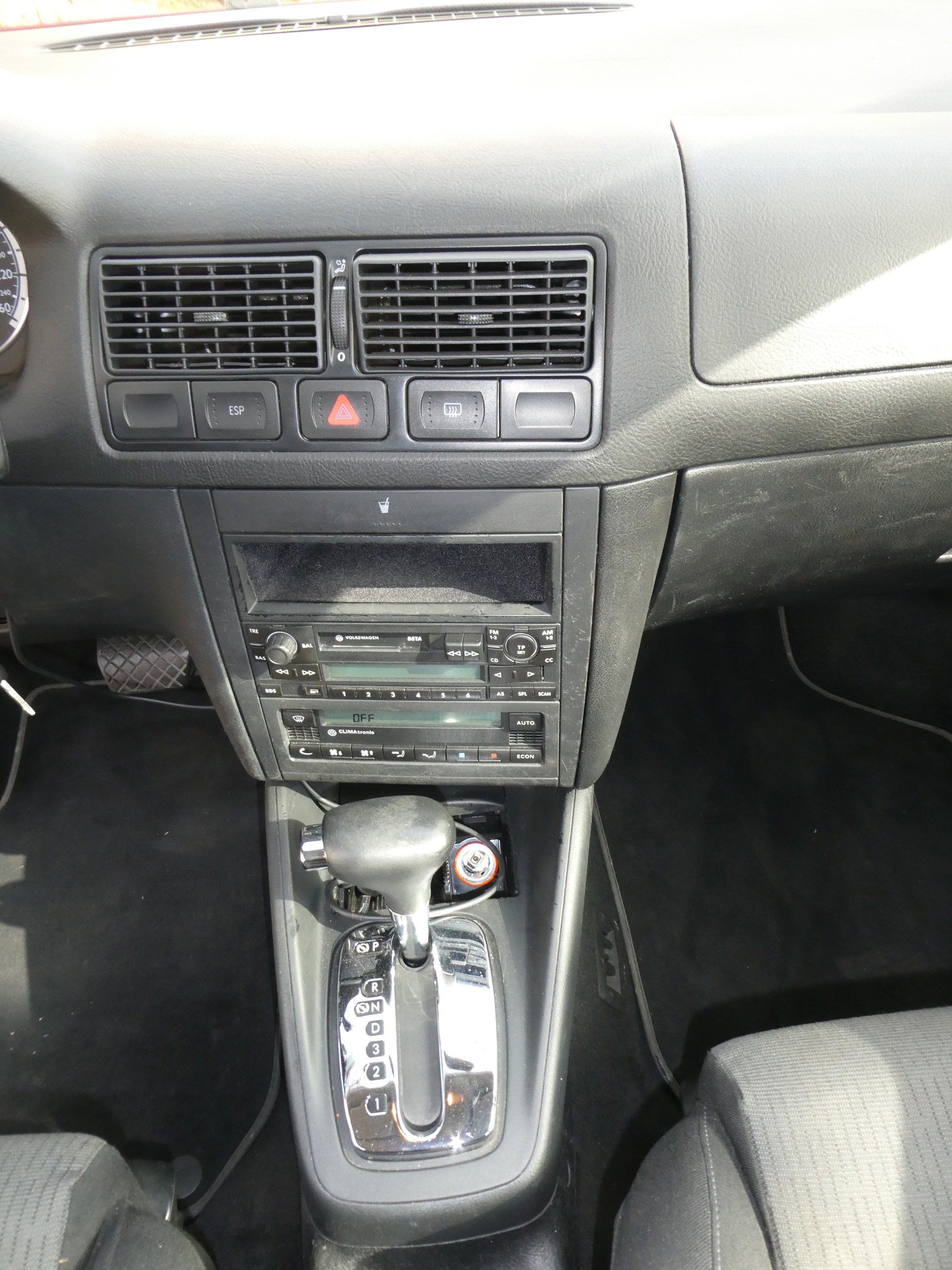 VW Golf 1.6 Comfortline Automatic-image-11