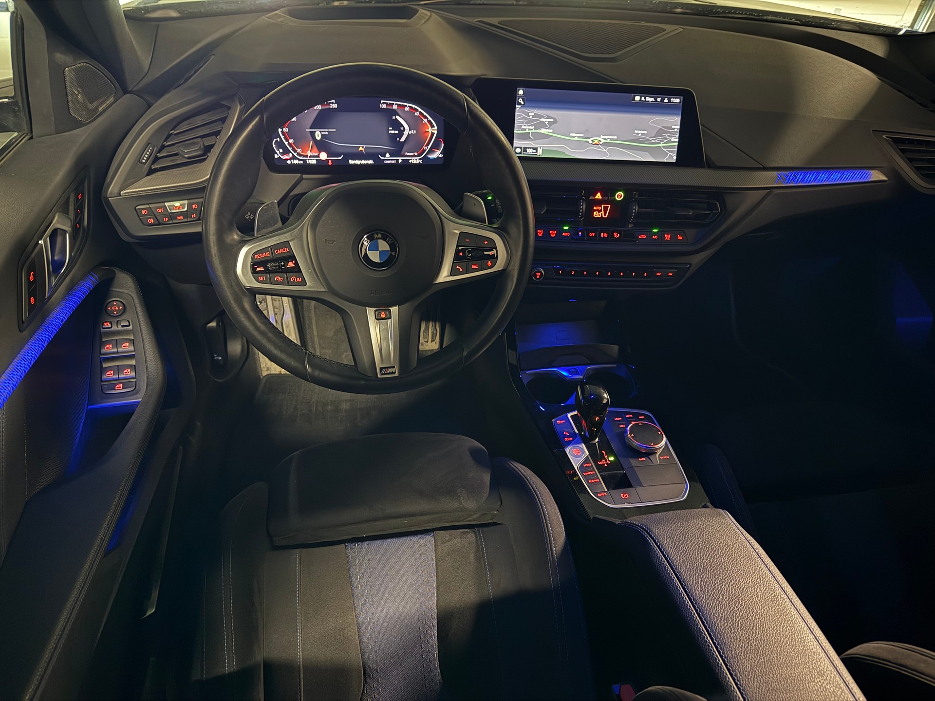 BMW 120i M Sport Pro Steptronic-image-8