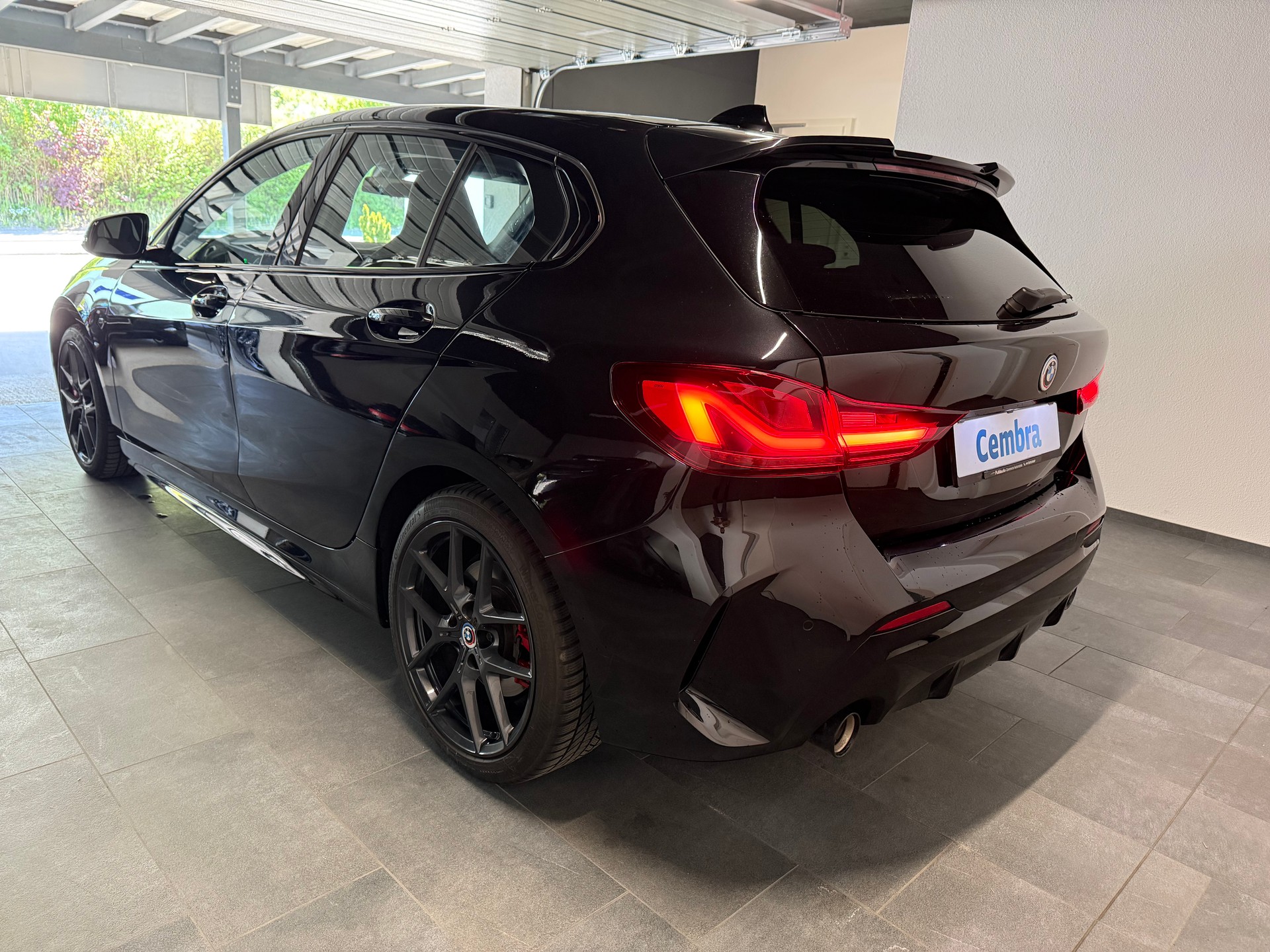 BMW 120i M Sport Pro Steptronic-image-4