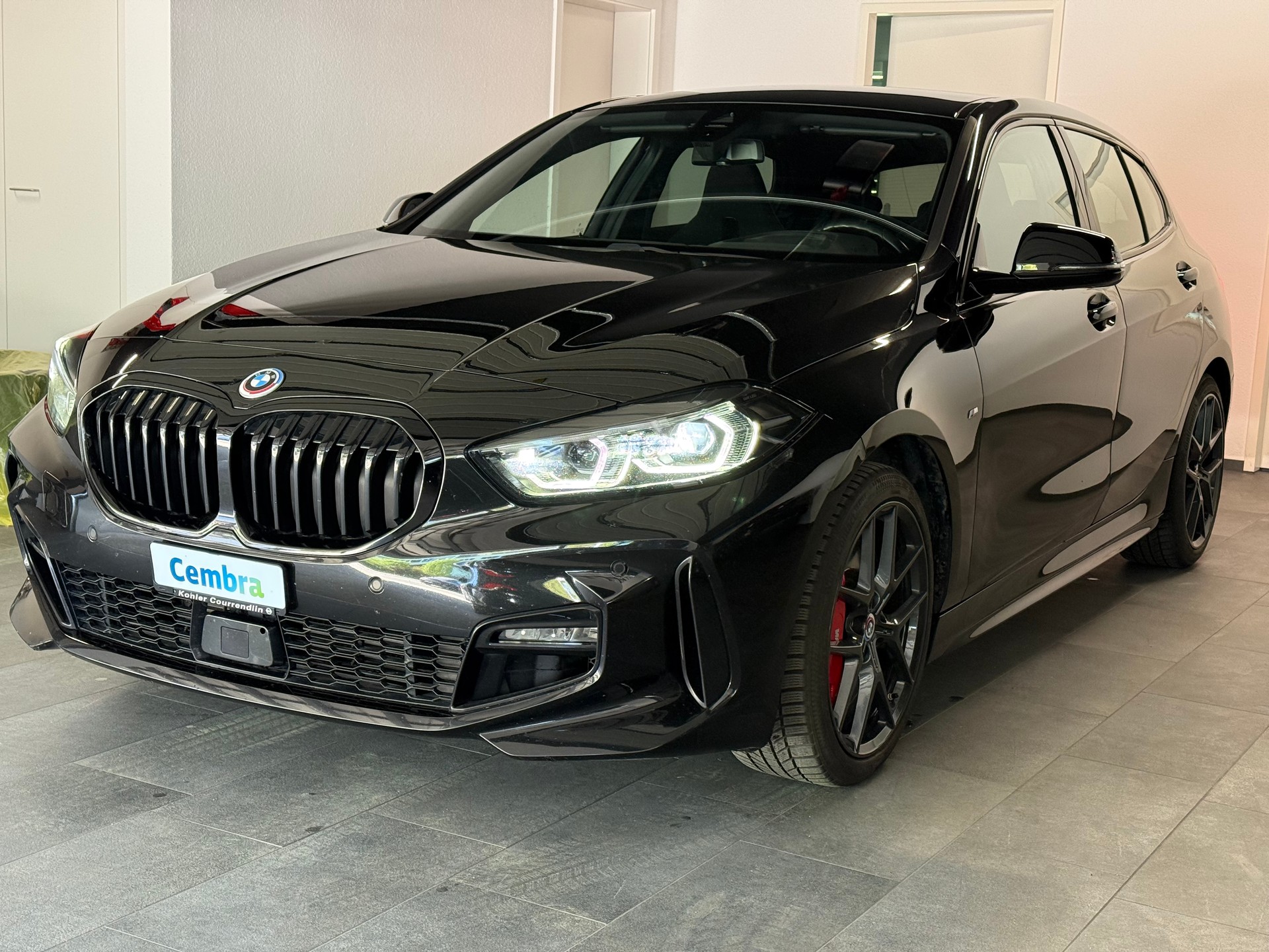 BMW 120i M Sport Pro Steptronic-image-1