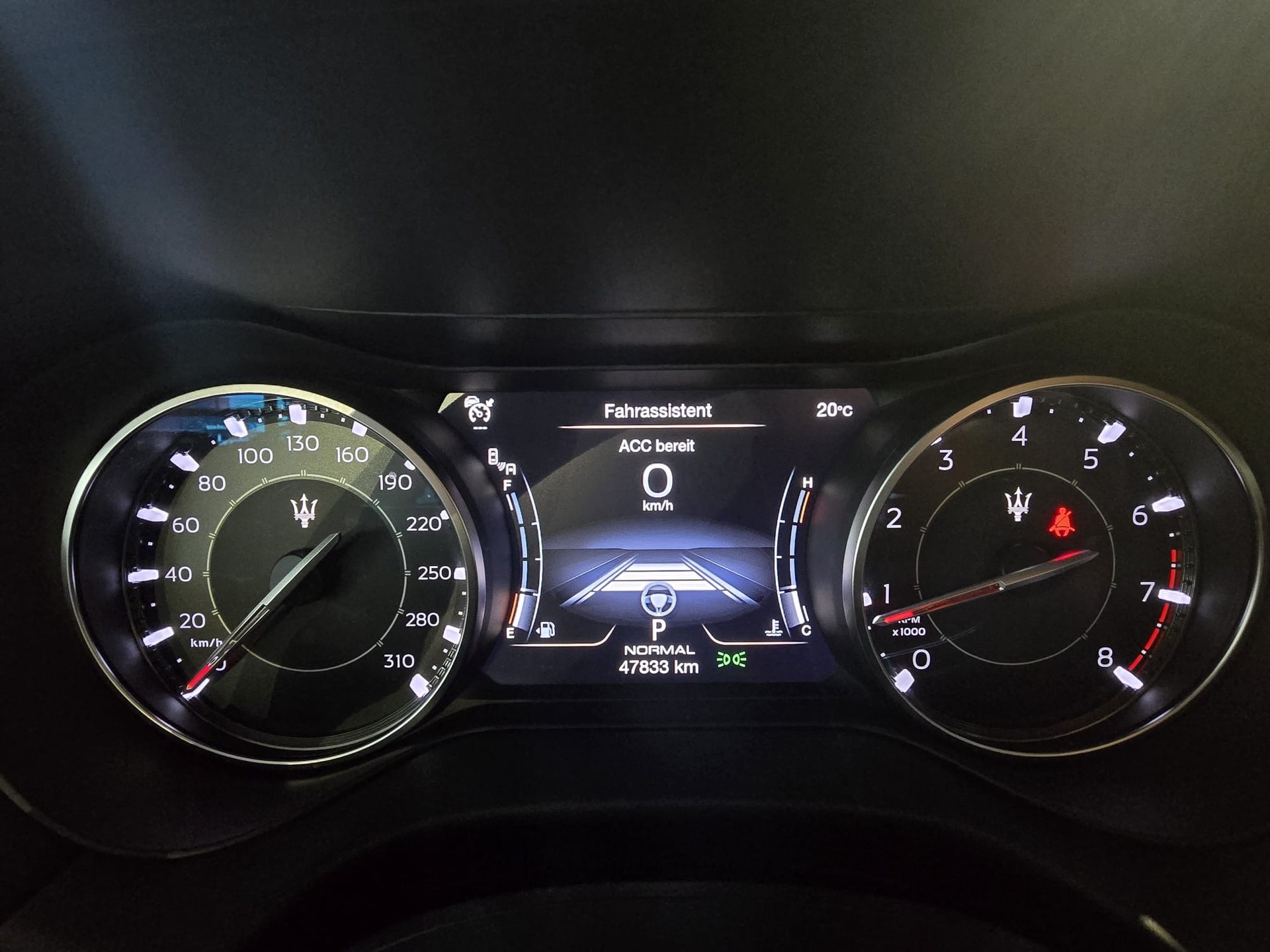 MASERATI Ghibli 2.0 Hybrid GranLuso Automatica-image-14