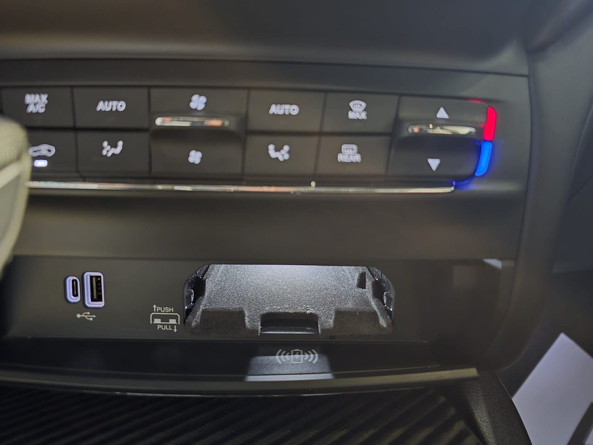 MASERATI Ghibli 2.0 Hybrid GranLuso Automatica-image-17