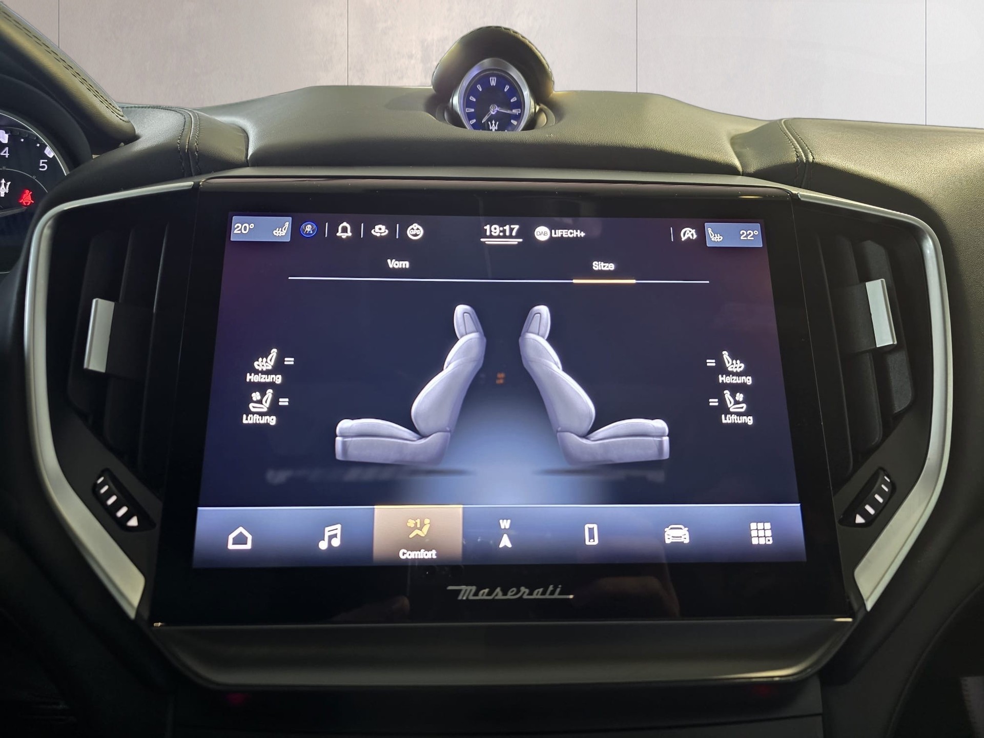 MASERATI Ghibli 2.0 Hybrid GranLuso Automatica-image-21