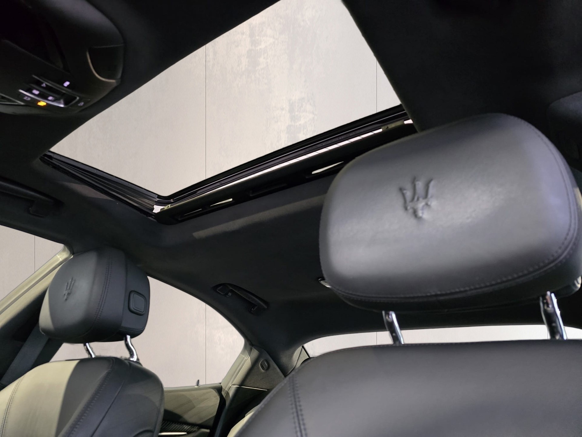 MASERATI Ghibli 2.0 Hybrid GranLuso Automatica-image-10