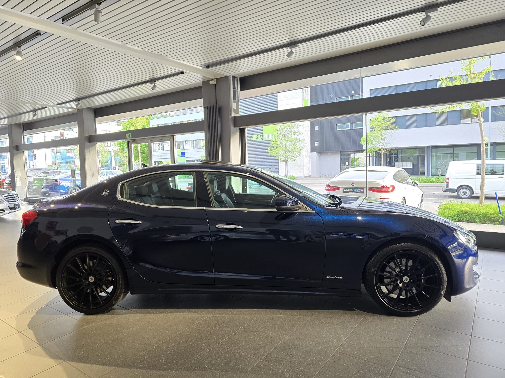MASERATI Ghibli 2.0 Hybrid GranLuso Automatica-showroom-element-3