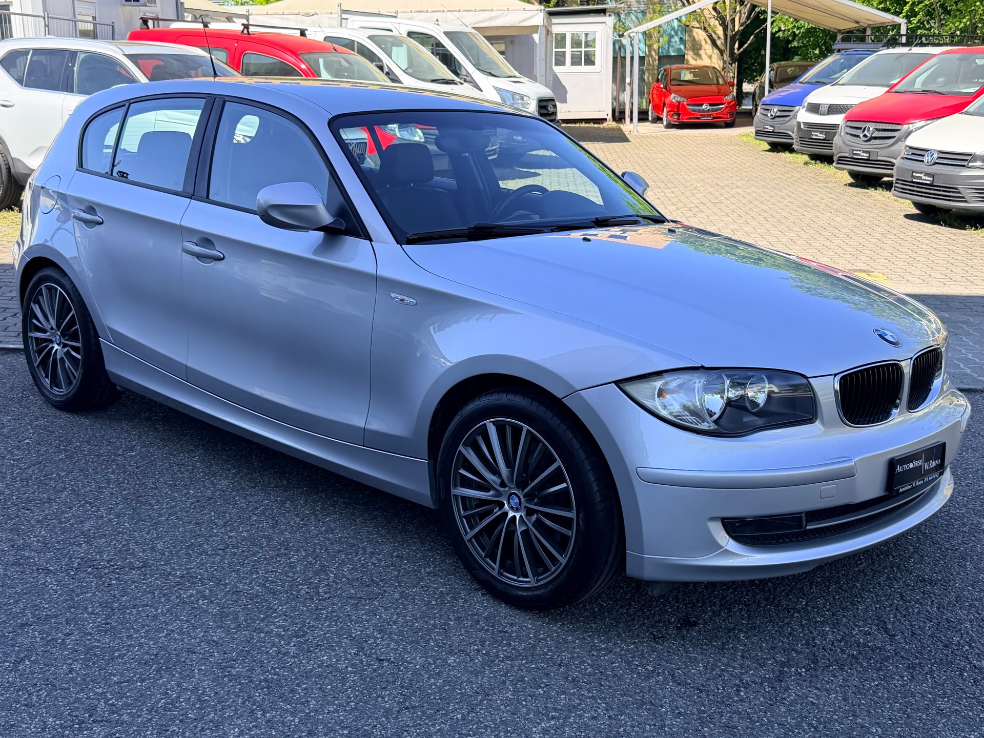 BMW 120i Steptronic-image-0