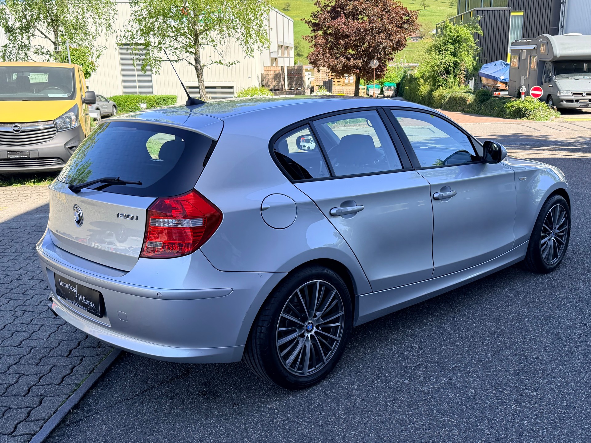 BMW 120i Steptronic-image-2