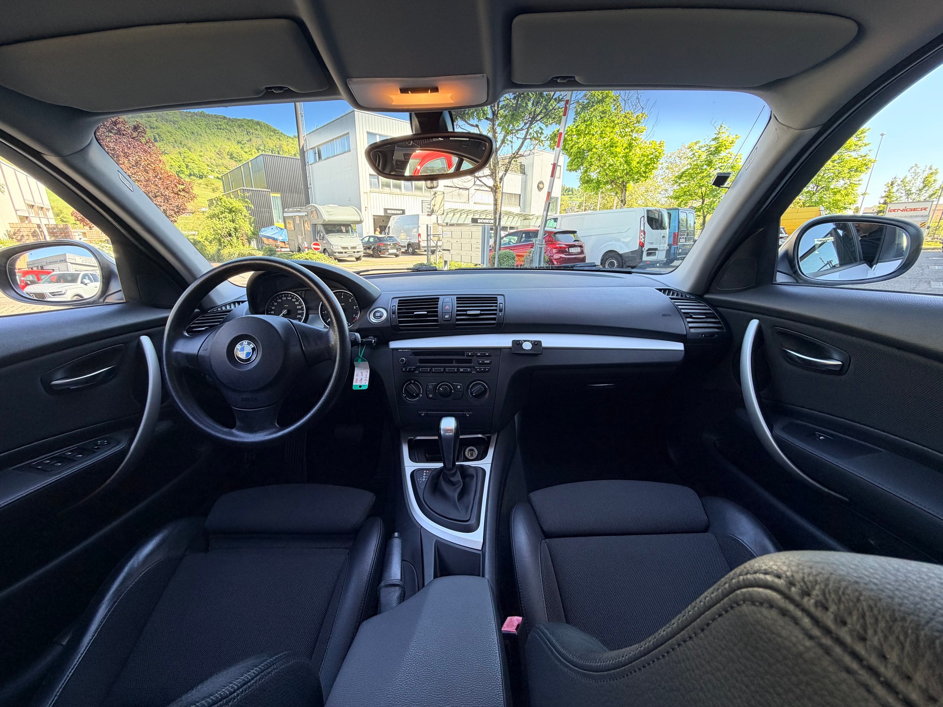 BMW 120i Steptronic-image-11