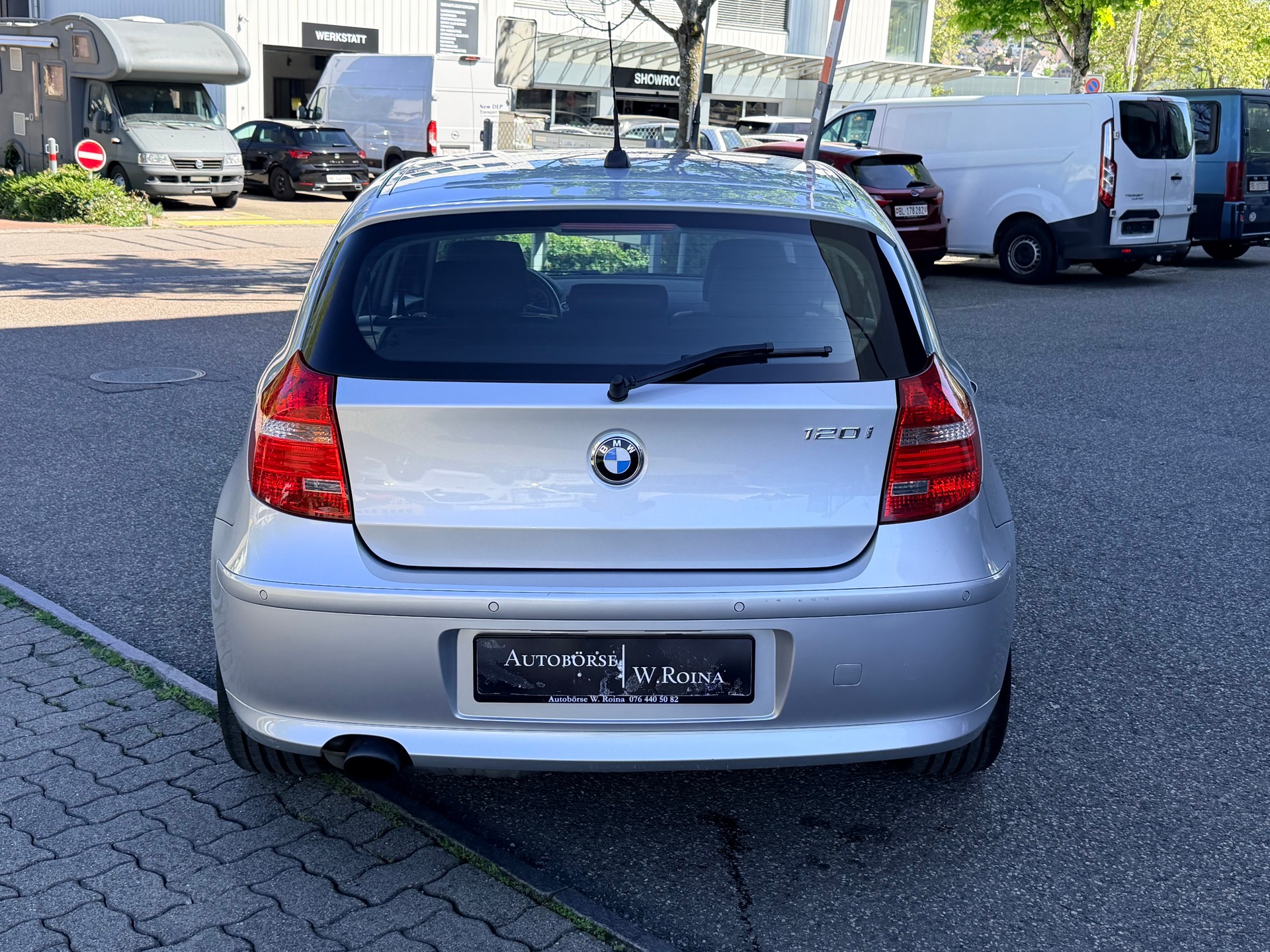 BMW 120i Steptronic-image-3