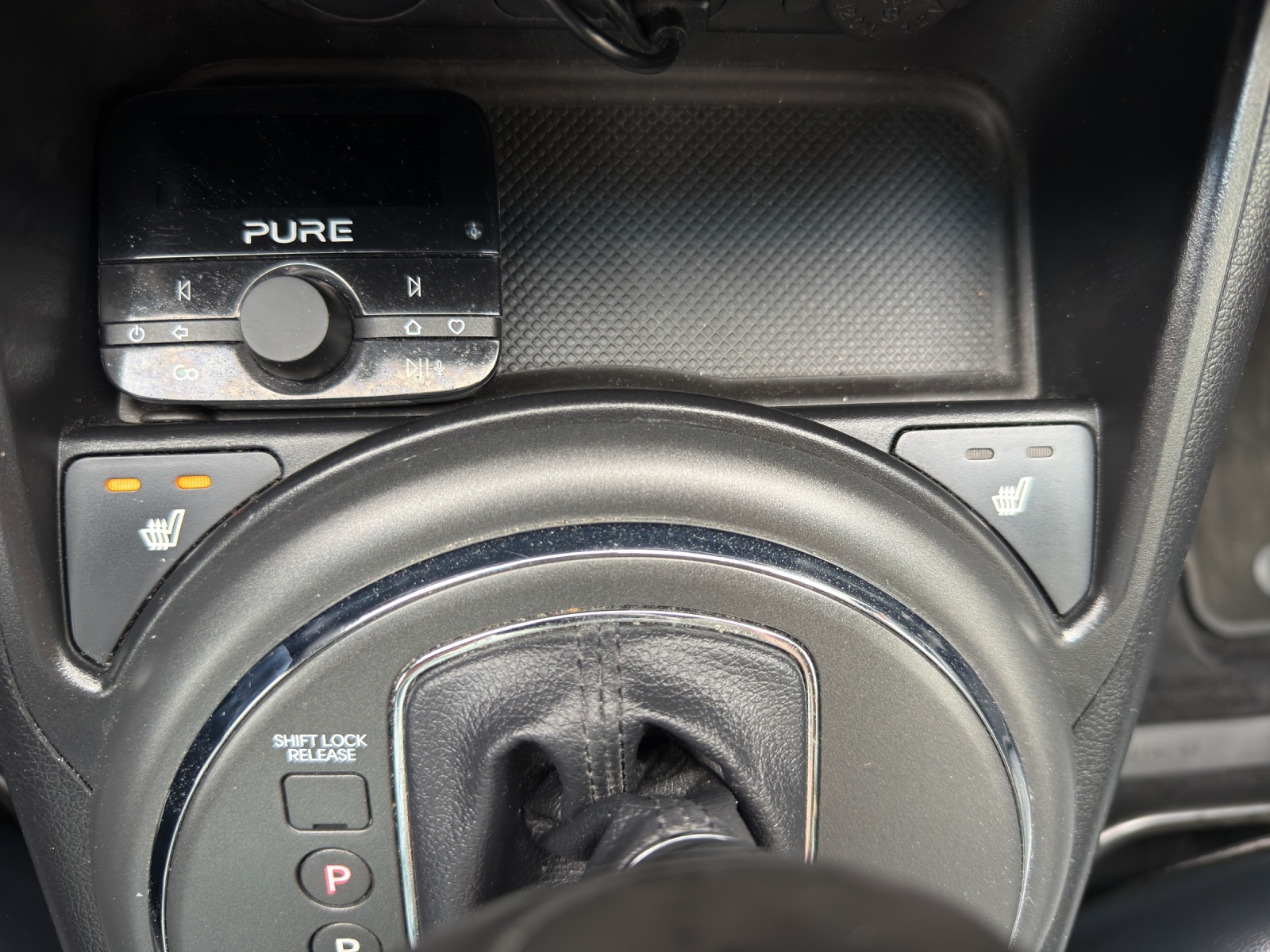 KIA Sportage 2.0 Style-image-11