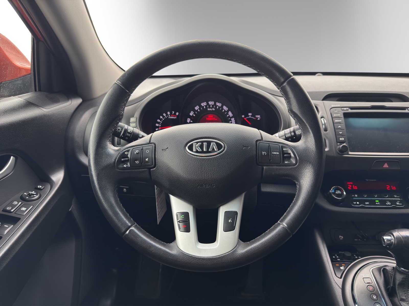 KIA Sportage 2.0 Style-image-13