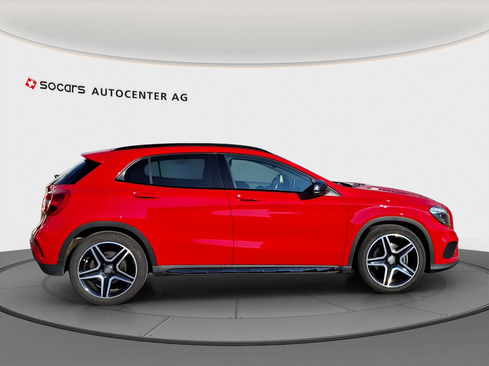MERCEDES-BENZ GLA 250 AMG Line 4Matic 7G-DCT // 8-fach Aluminiumbereift-image-6