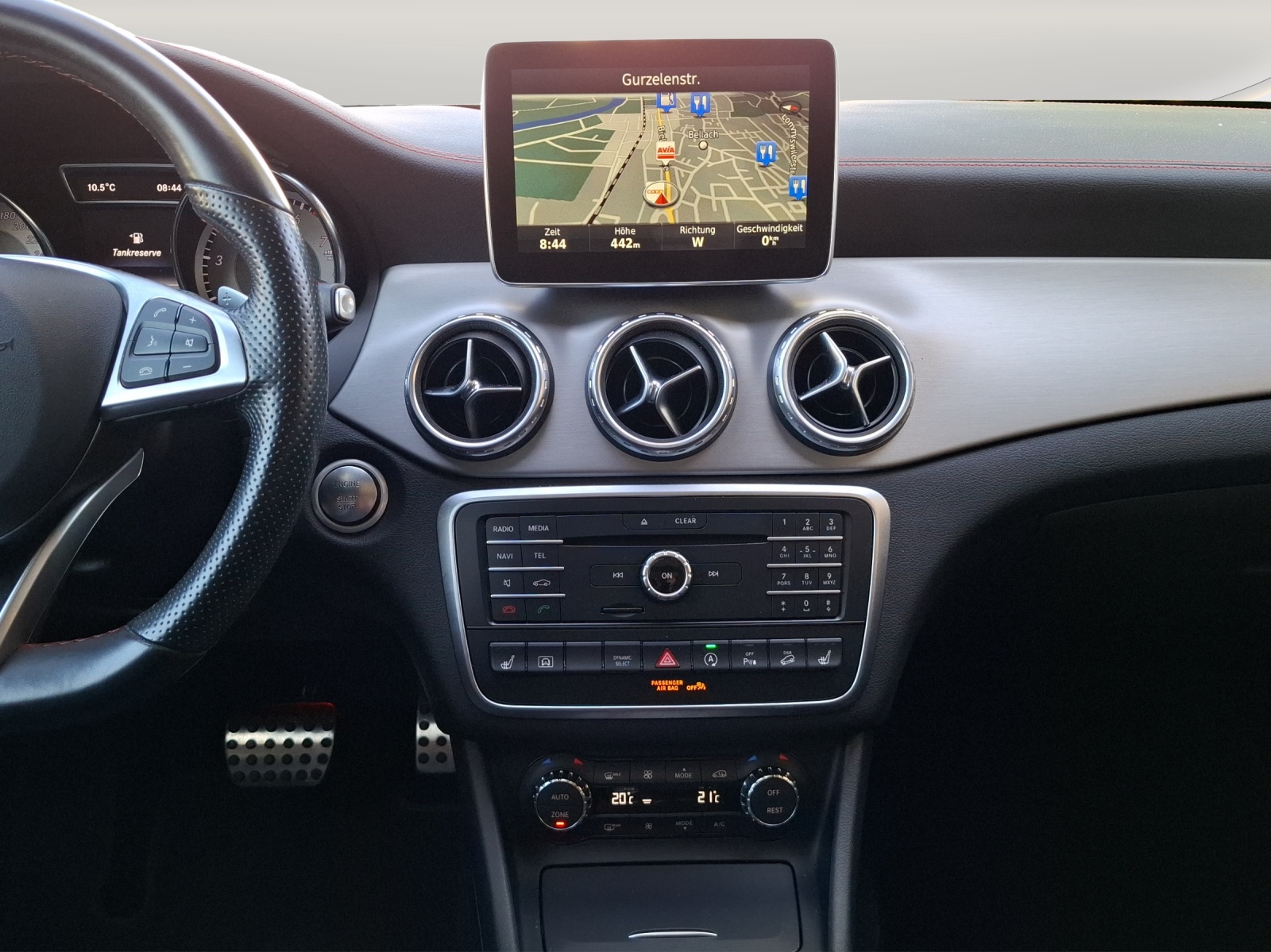 MERCEDES-BENZ GLA 250 AMG Line 4Matic 7G-DCT // 8-fach Aluminiumbereift-image-13