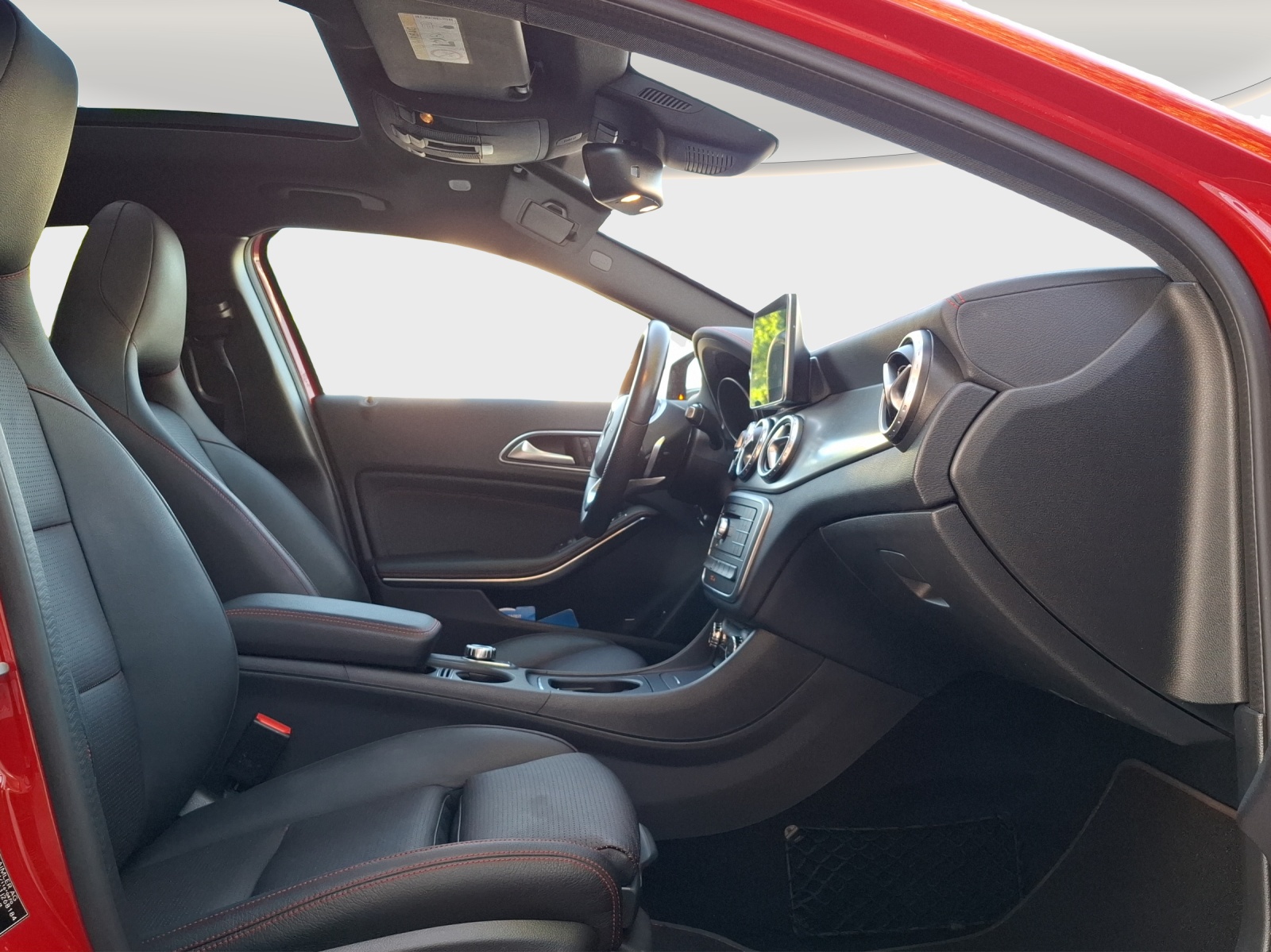 MERCEDES-BENZ GLA 250 AMG Line 4Matic 7G-DCT // 8-fach Aluminiumbereift-image-9