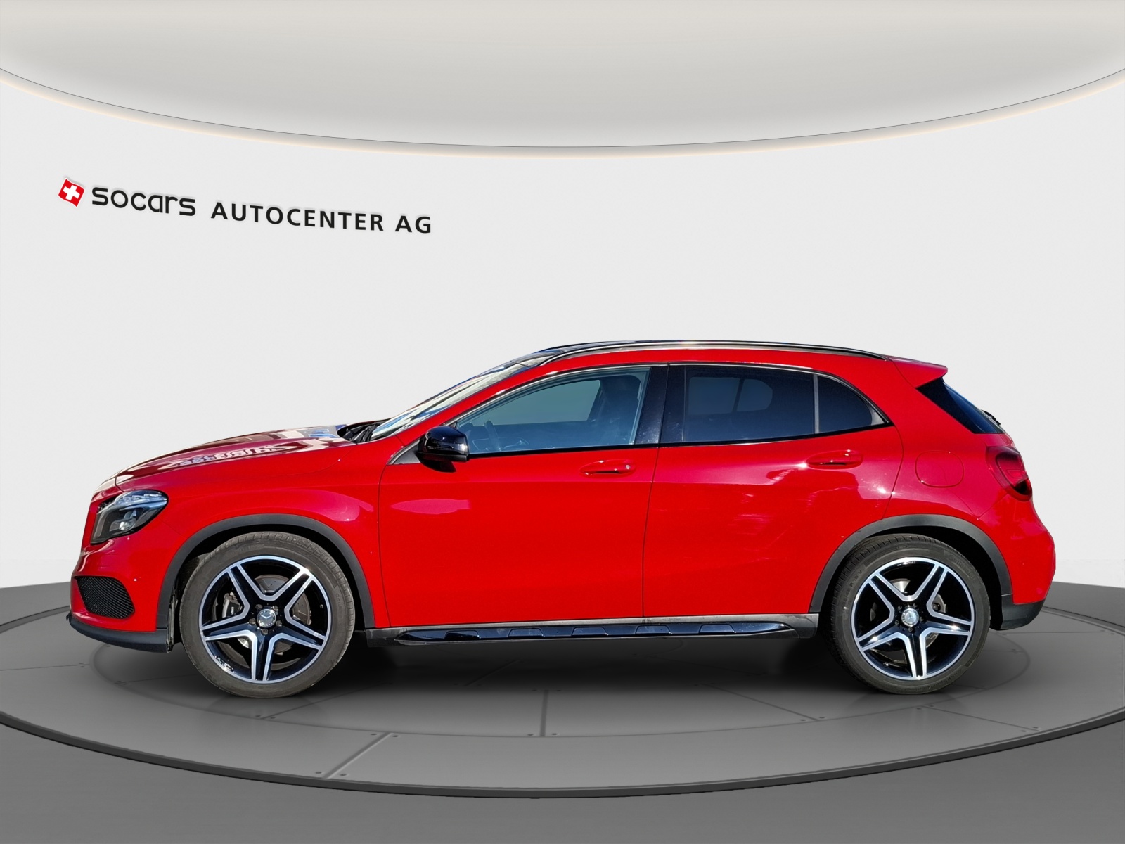 MERCEDES-BENZ GLA 250 AMG Line 4Matic 7G-DCT // 8-fach Aluminiumbereift-image-5