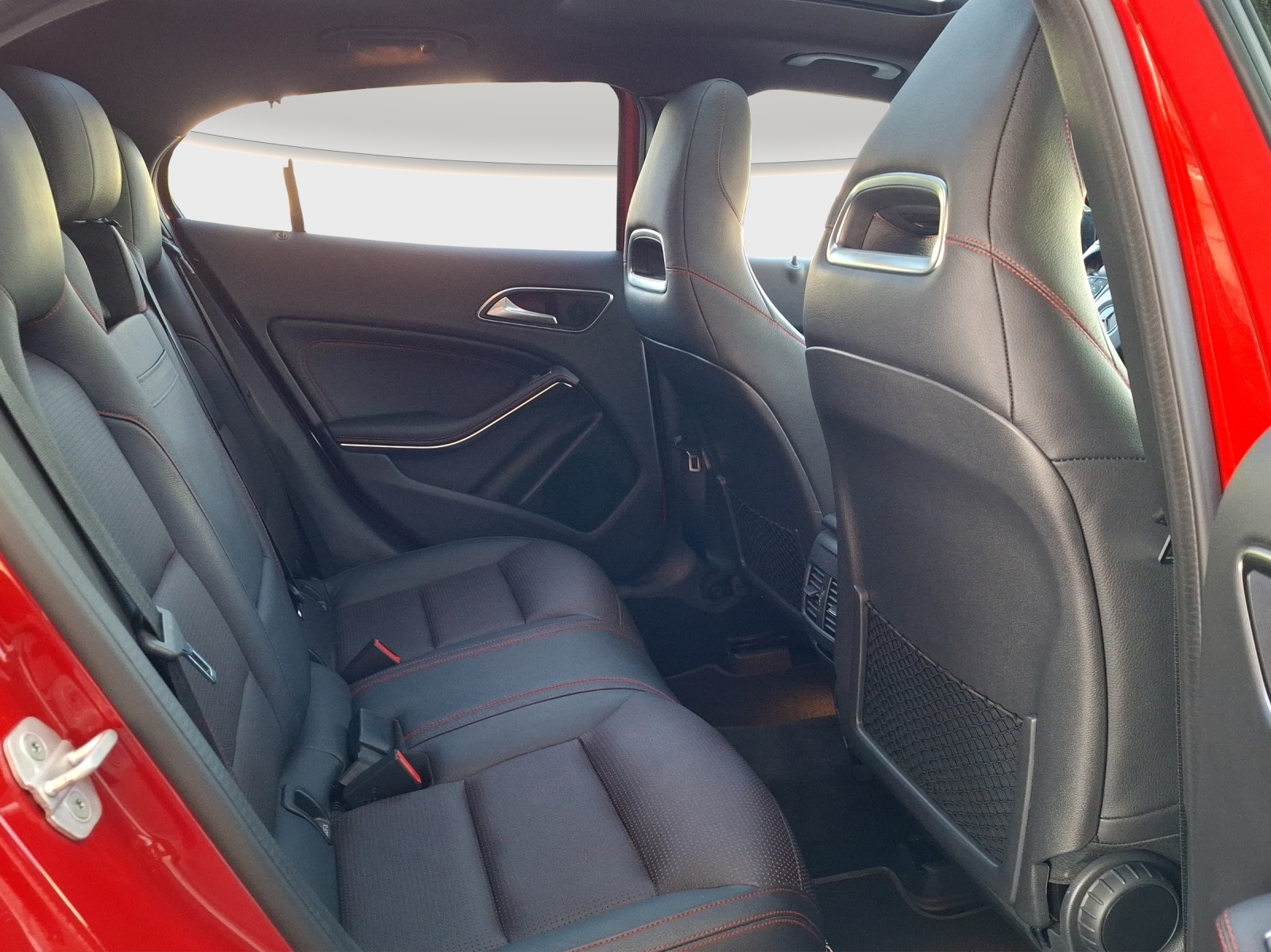 MERCEDES-BENZ GLA 250 AMG Line 4Matic 7G-DCT // 8-fach Aluminiumbereift-image-10