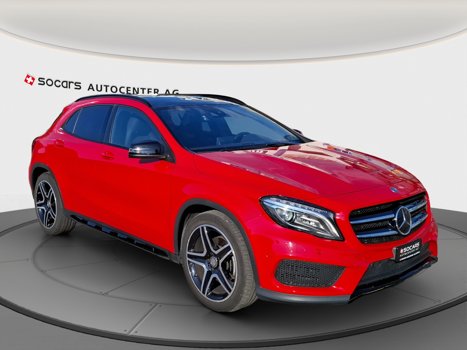 MERCEDES-BENZ GLA 250 AMG Line 4Matic 7G-DCT // 8-fach Aluminiumbereift-image-3