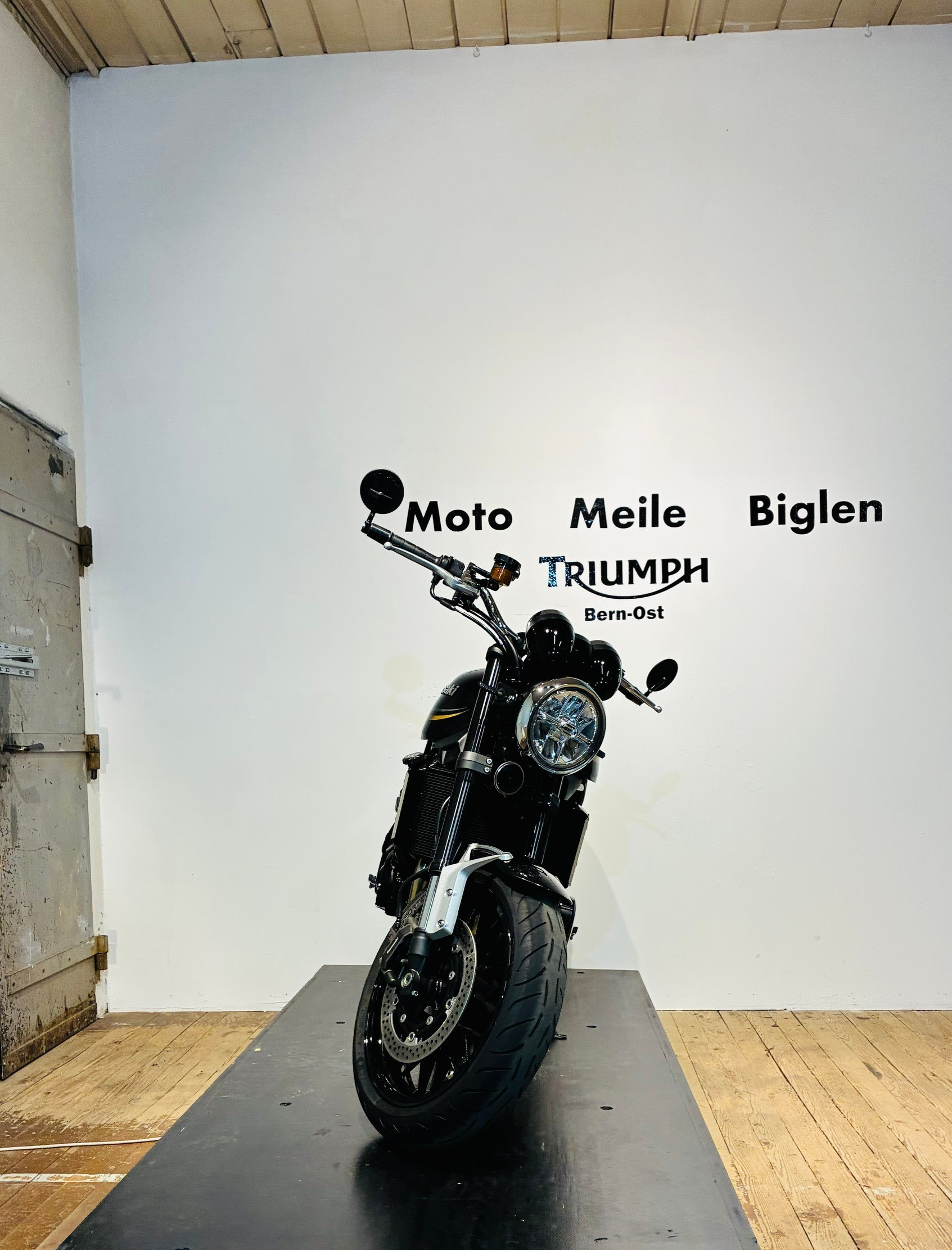 KAWASAKI Z 900 RS Performance-showroom-element-3