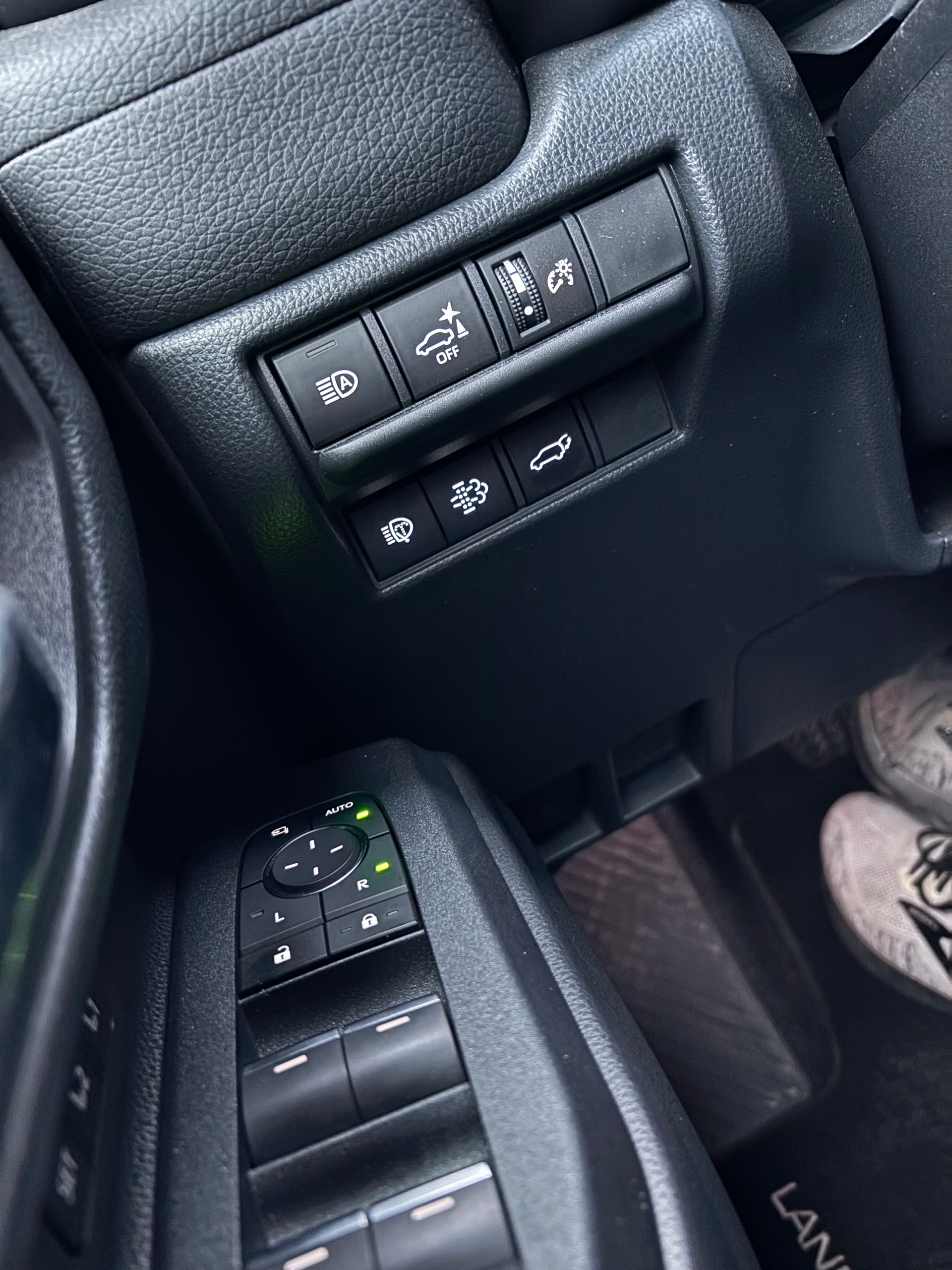 TOYOTA Land Cruiser 2.8TD Invincible Automat-image-16