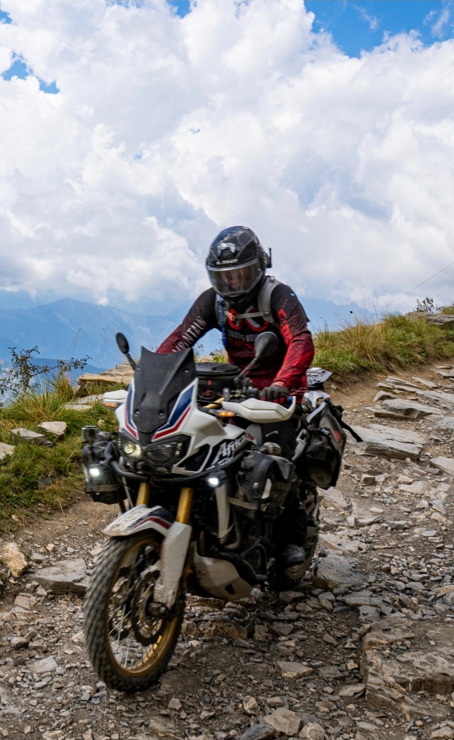 HONDA CRF 1000A Africa Twin-image-6