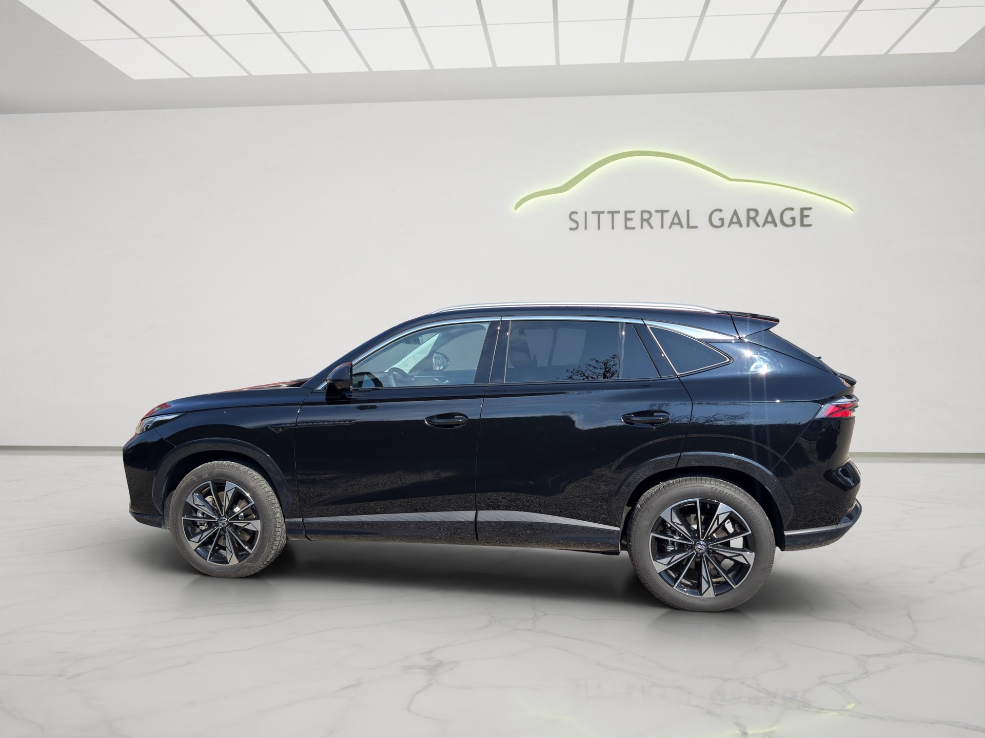MG HS 1.5 T HEV Luxury-showroom-element-2