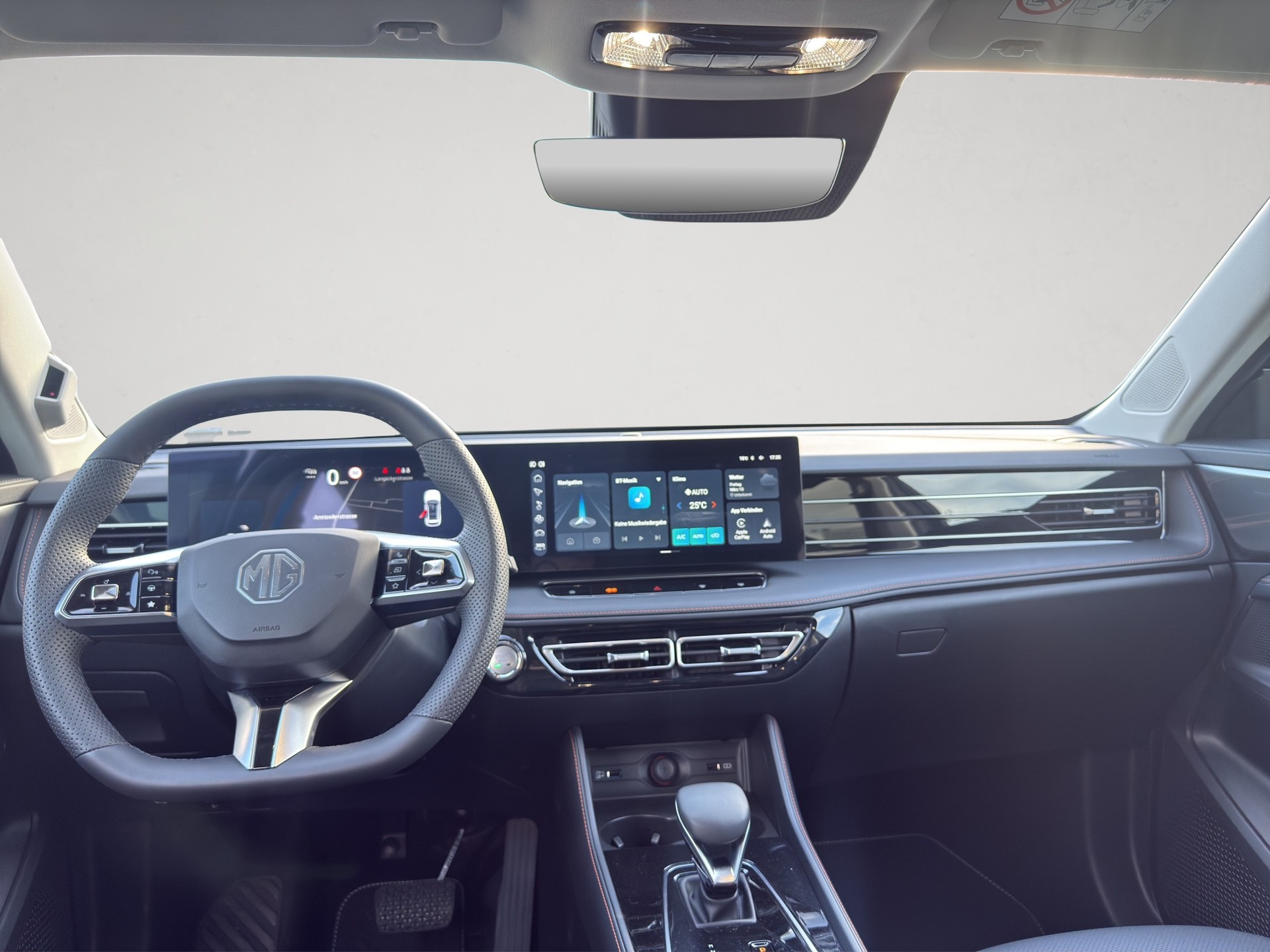 MG HS 1.5 T HEV Luxury-image-16
