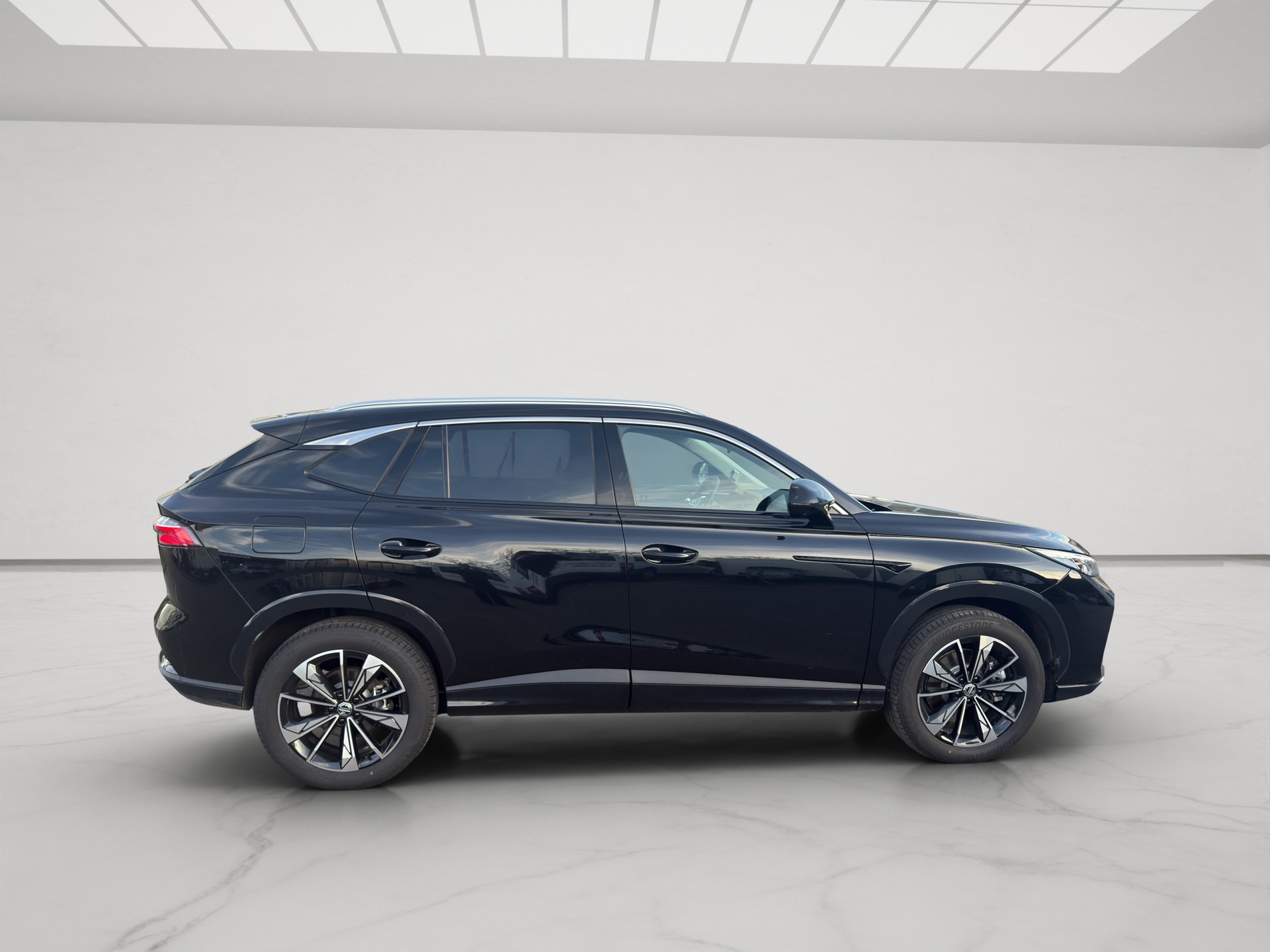 MG HS 1.5 T HEV Luxury-image-14