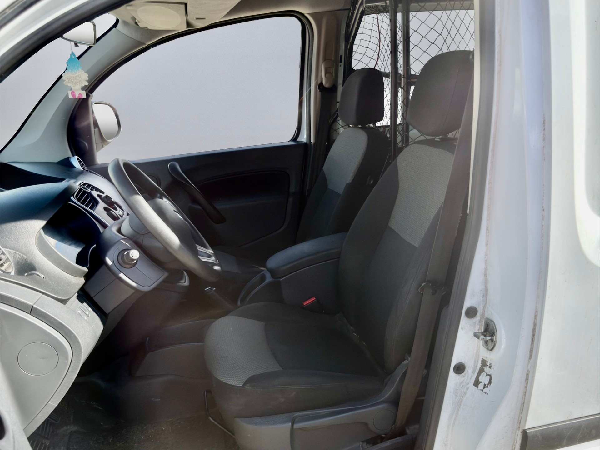 RENAULT Kangoo Medium TCe 115 mit Klimaanlage-image-10