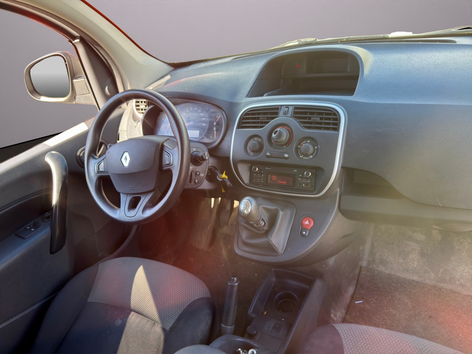 RENAULT Kangoo Medium TCe 115 mit Klimaanlage-image-17