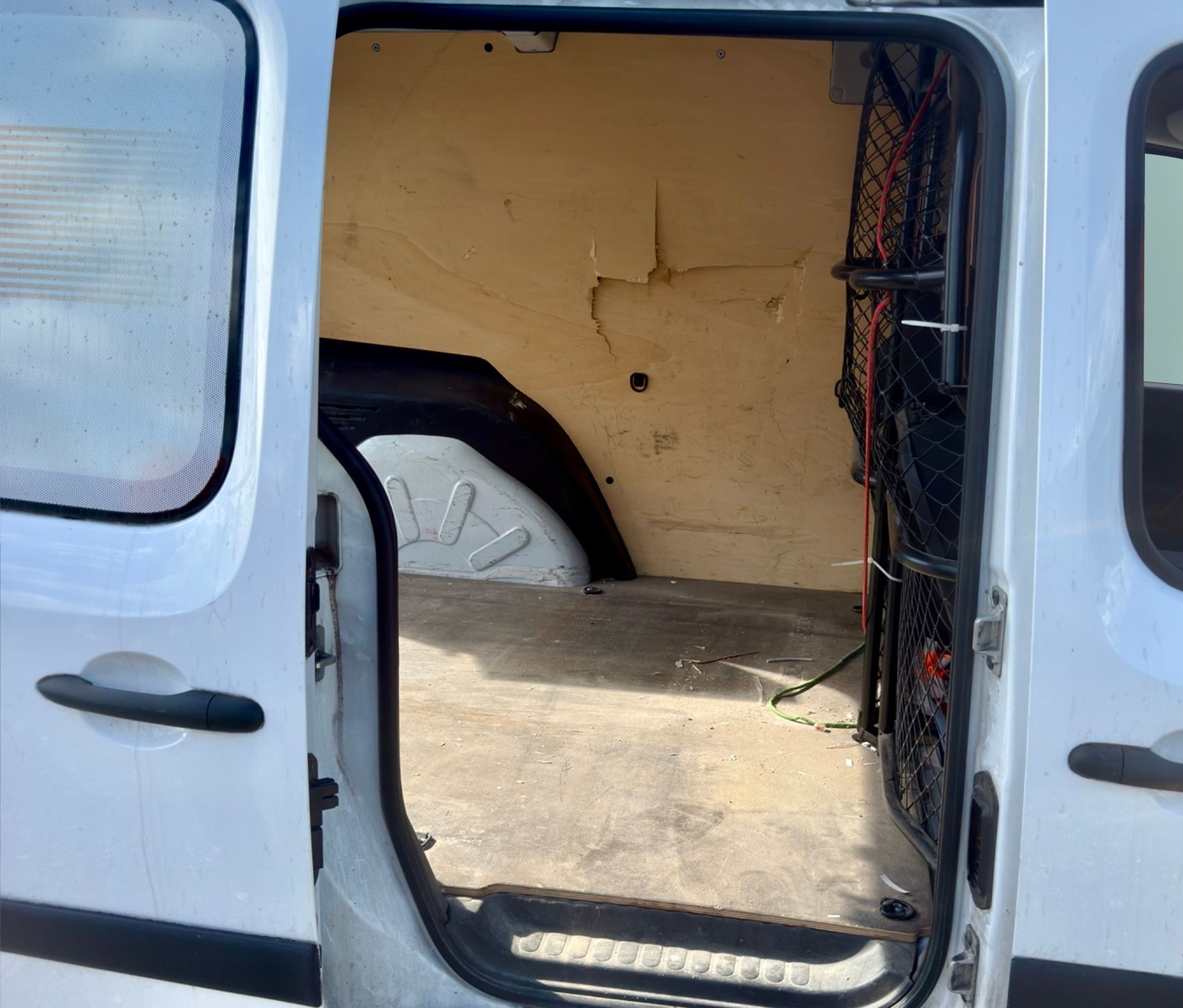 RENAULT Kangoo Medium TCe 115 mit Klimaanlage-image-9