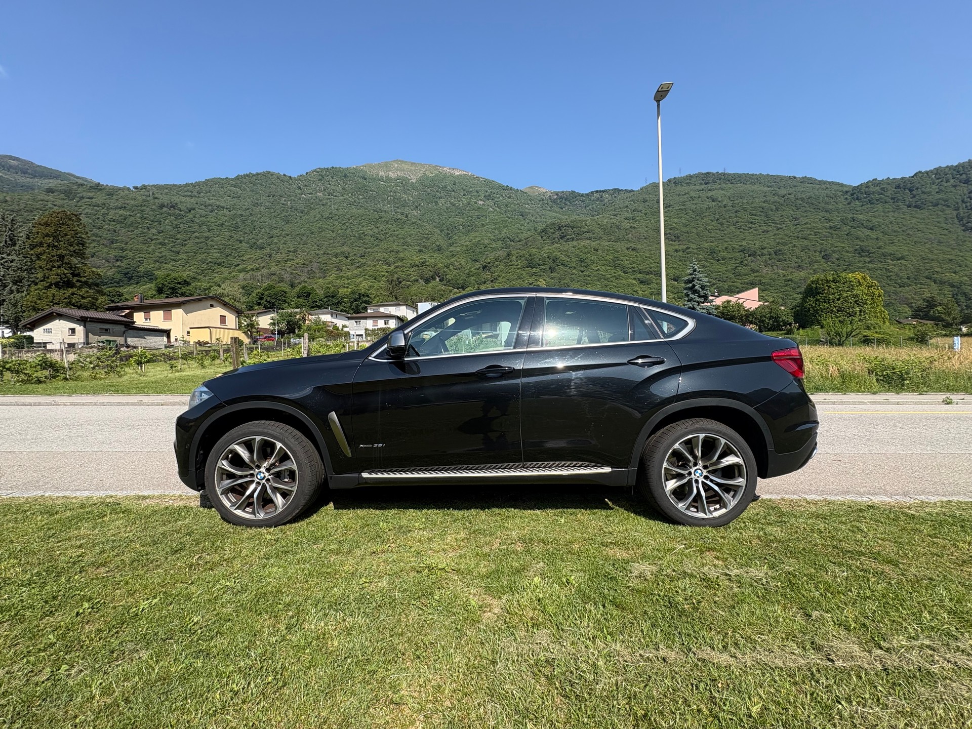 BMW X6 xDrive 35i Steptronic-image-1