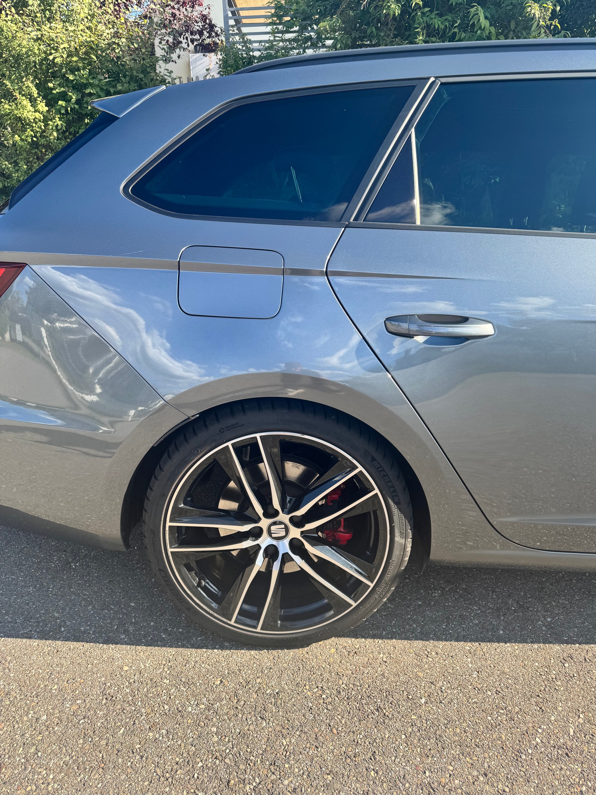 SEAT 2.0 TSI 300 Cupra DSG-image-5