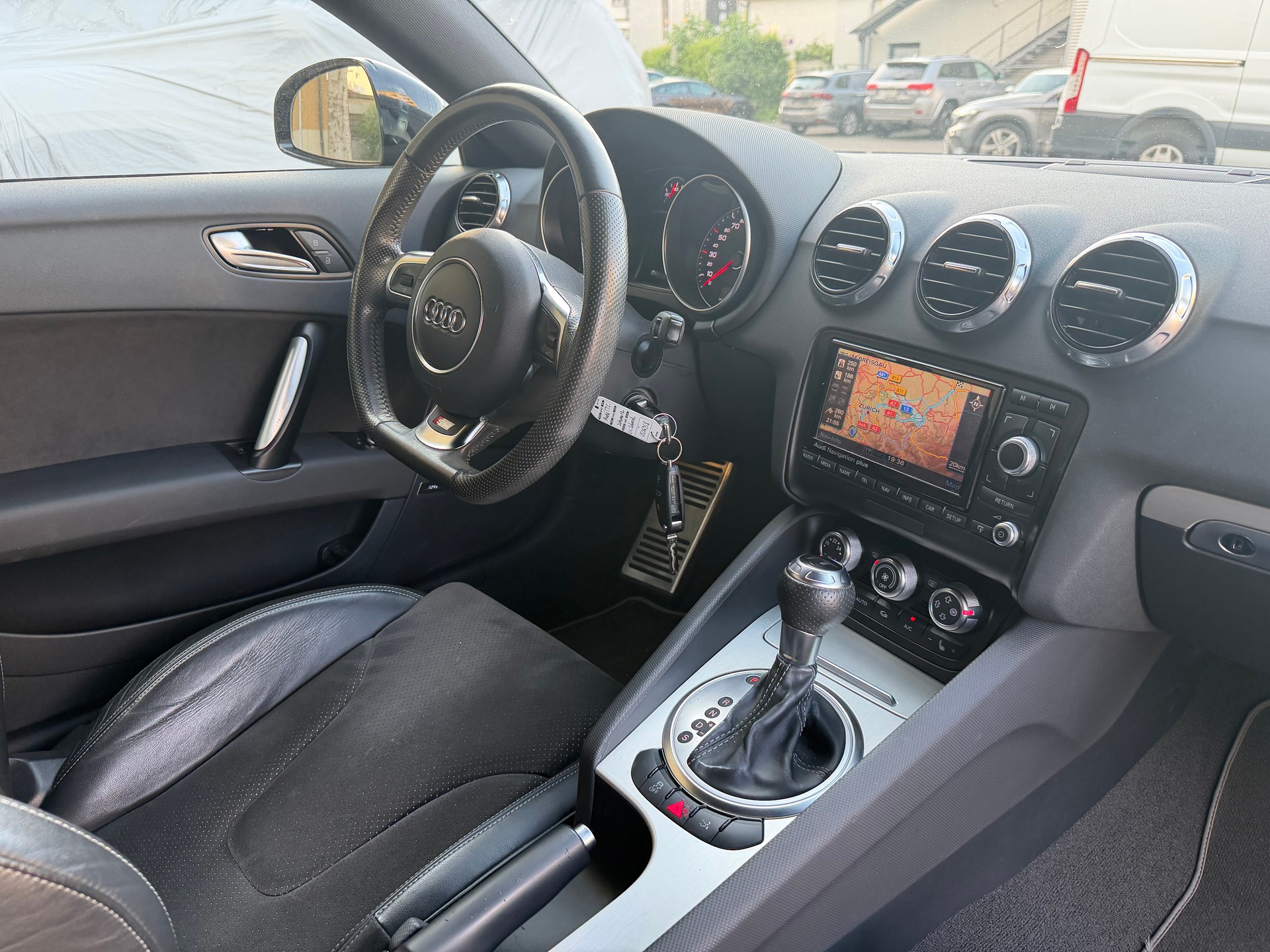 AUDI TT Coupé 2.0 TFSI quattro S-tronic-image-15