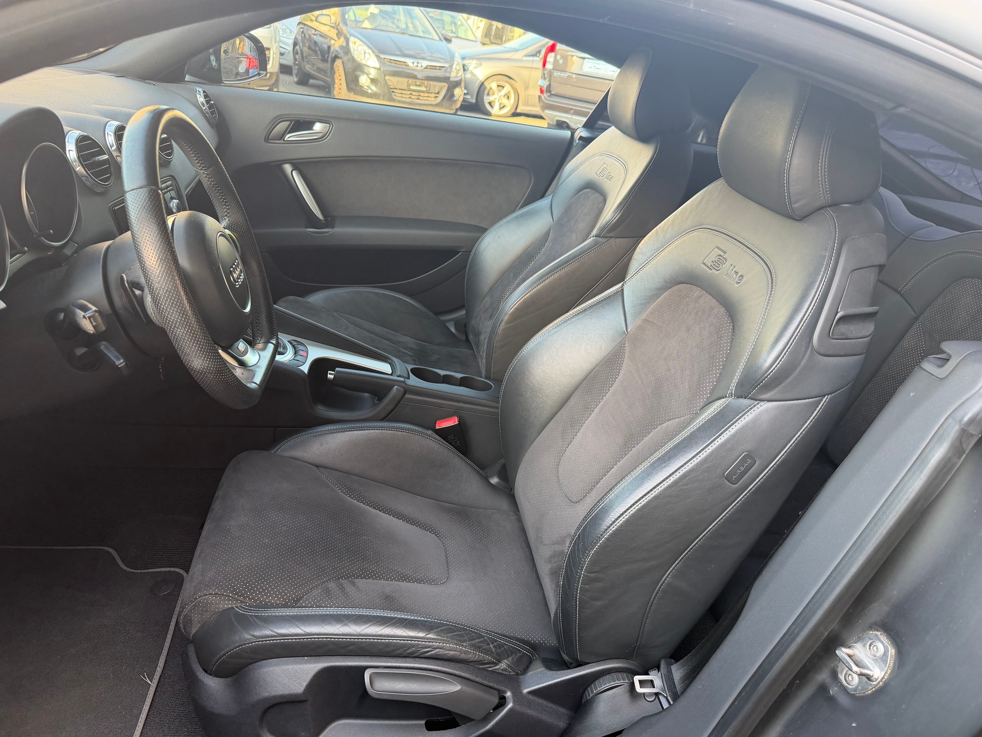 AUDI TT Coupé 2.0 TFSI quattro S-tronic-image-9