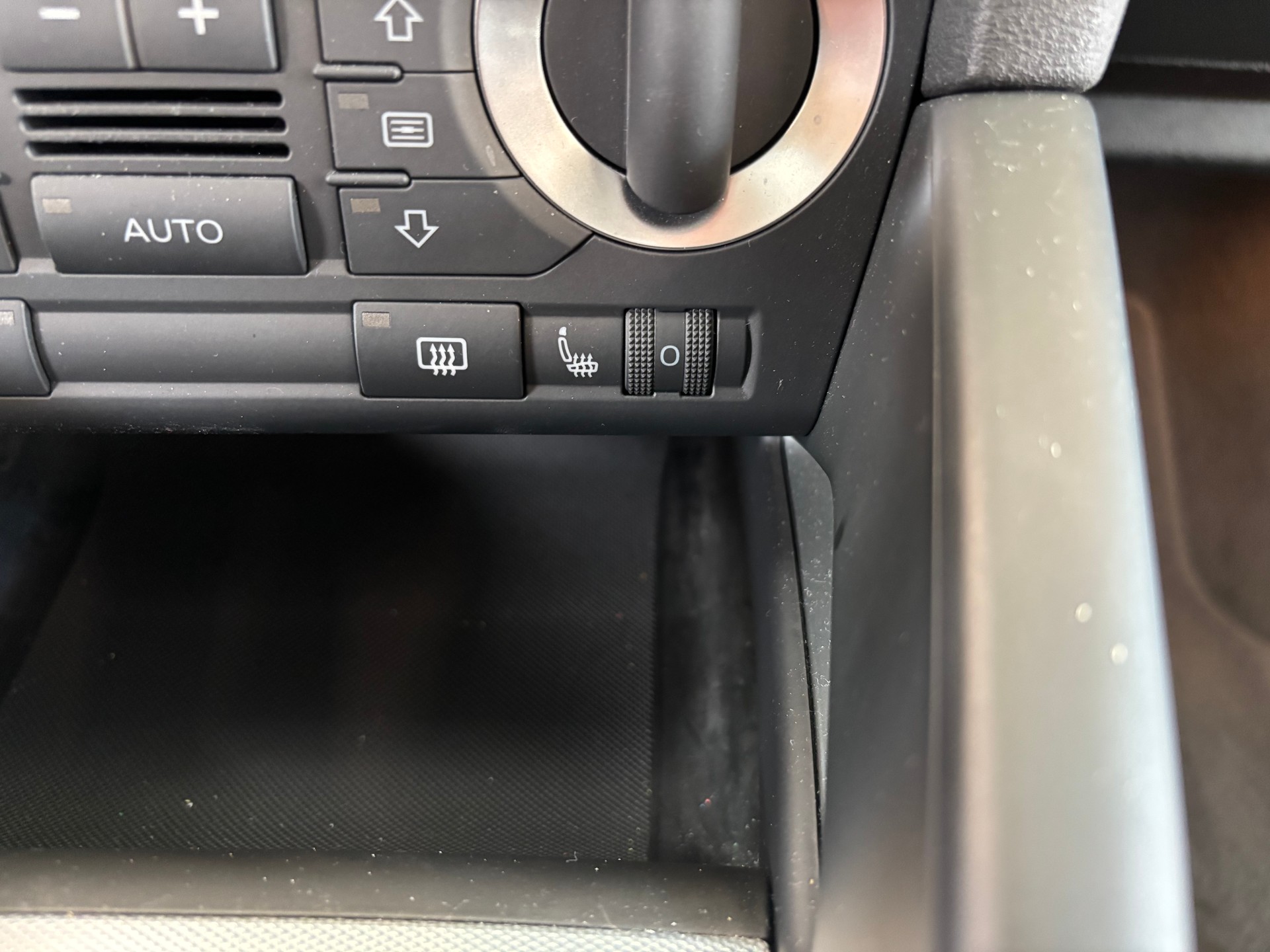 AUDI A3 1.8 Turbo FSI Attraction-image-14
