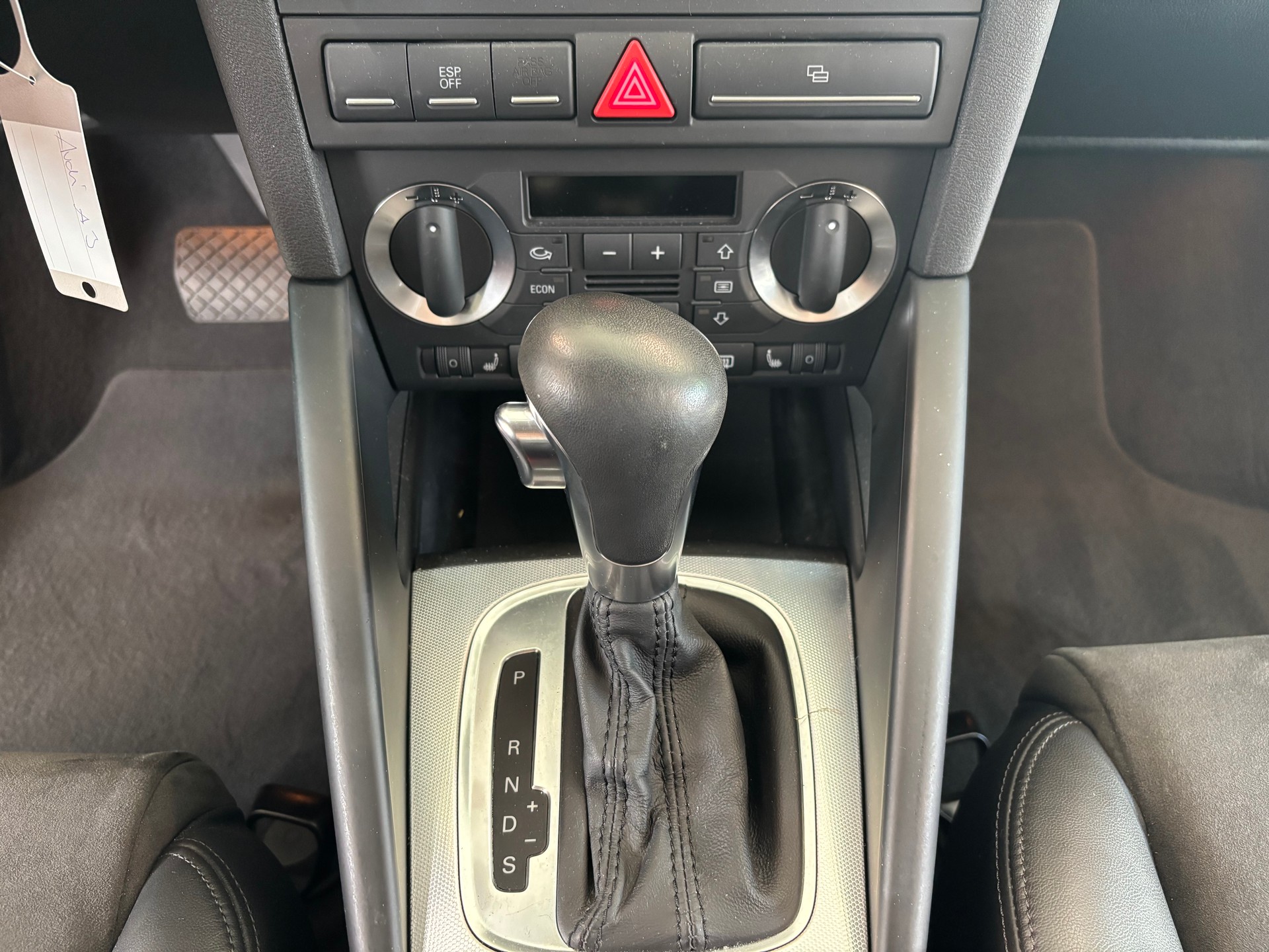 AUDI A3 1.8 Turbo FSI Attraction-image-11