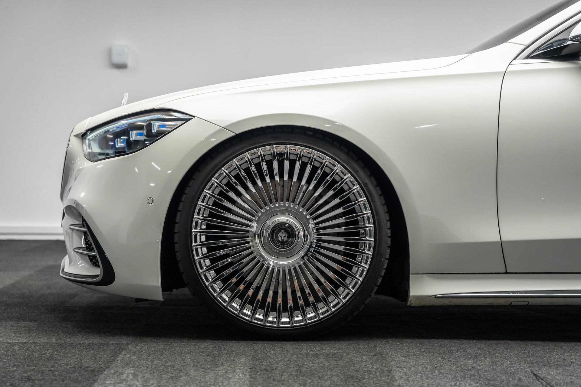 MERCEDES-BENZ * S 400 d L 4Matic AMG Line * CHAUFFEUR-PAKET * FOND ENTERTAINMENT * 22 ZOLL * LEASING AB 853.- *-showroom-element-1