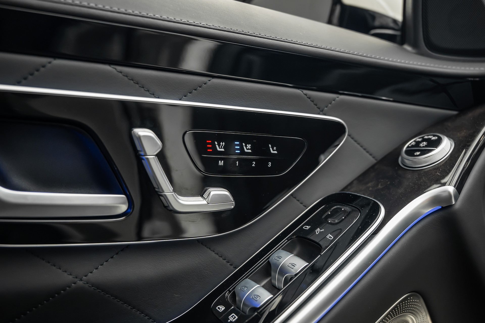 MERCEDES-BENZ * S 400 d L 4Matic AMG Line * CHAUFFEUR-PAKET * FOND ENTERTAINMENT * 22 ZOLL * LEASING AB 853.- *-image-24