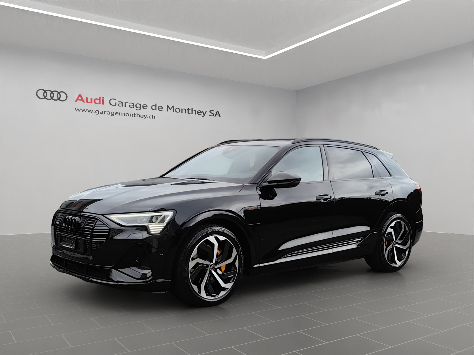 AUDI e-tron 55 S Line Black Edition quattro-image-0