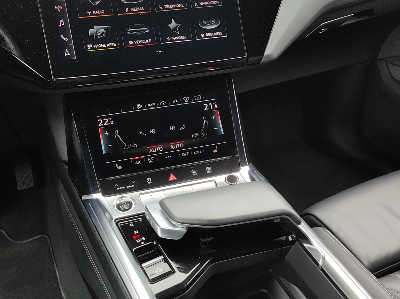 AUDI e-tron 55 S Line Black Edition quattro-image-11