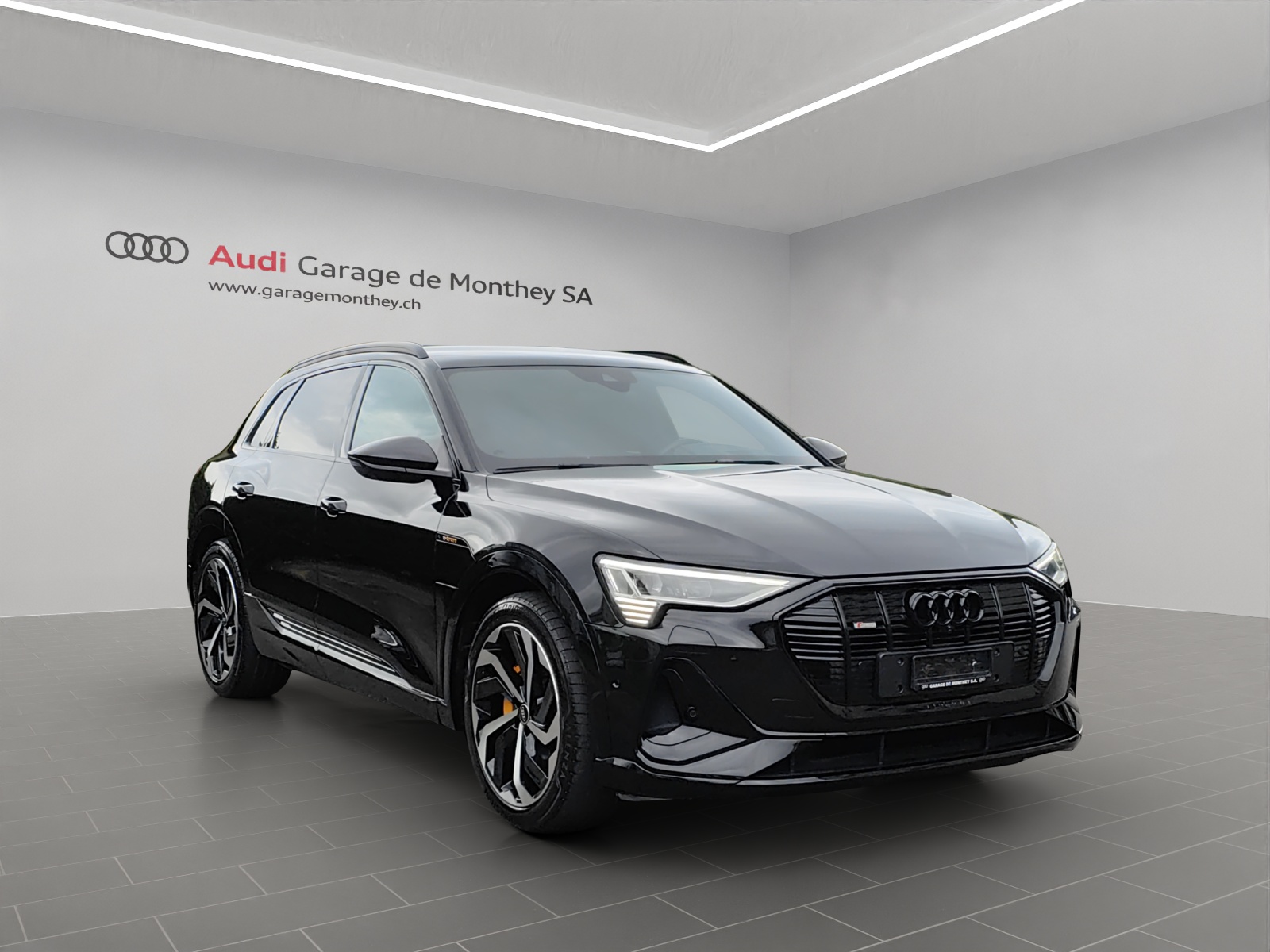 AUDI e-tron 55 S Line Black Edition quattro-image-5