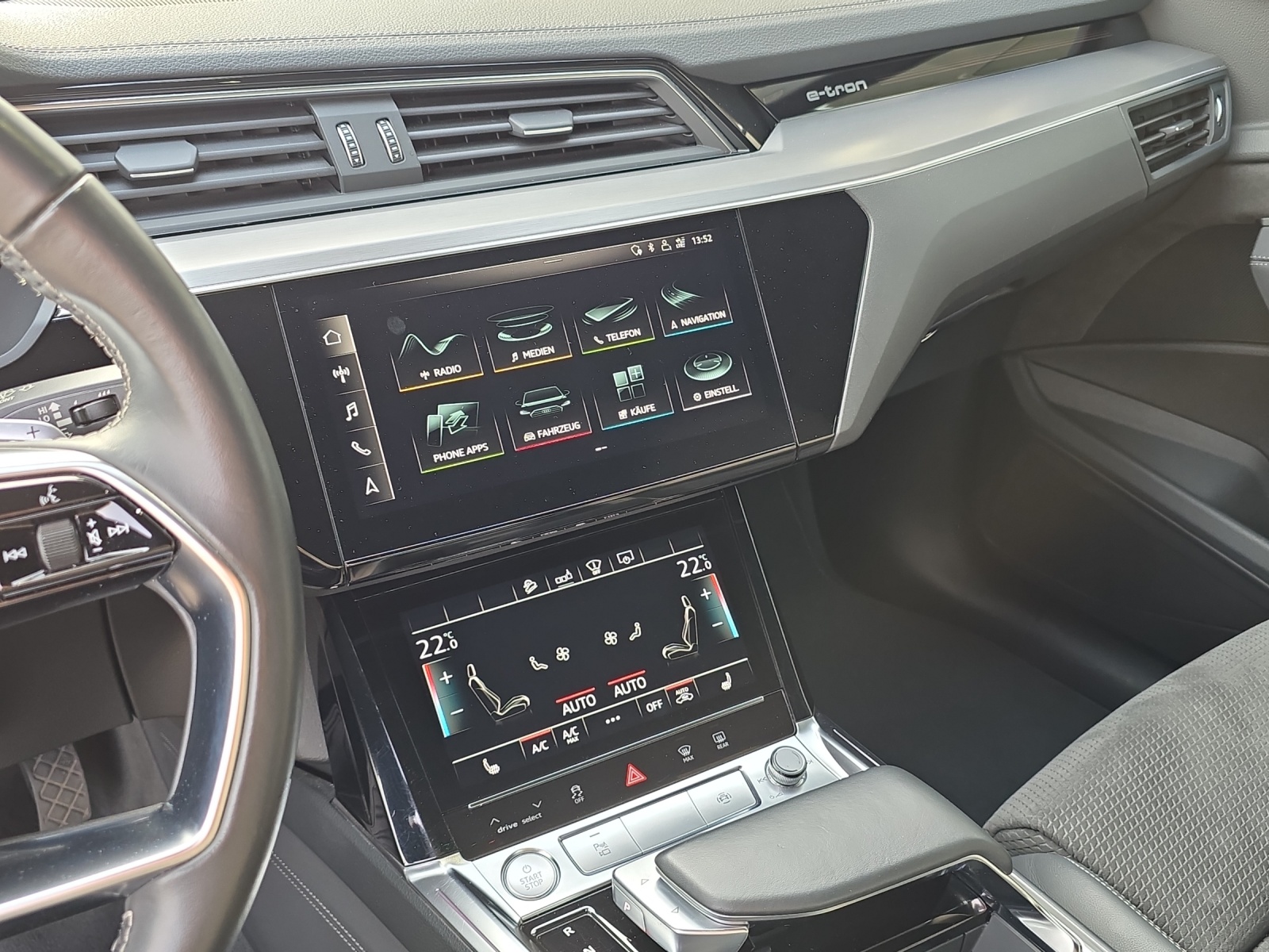 AUDI e-tron 50 Sportback S Line quattro-image-11