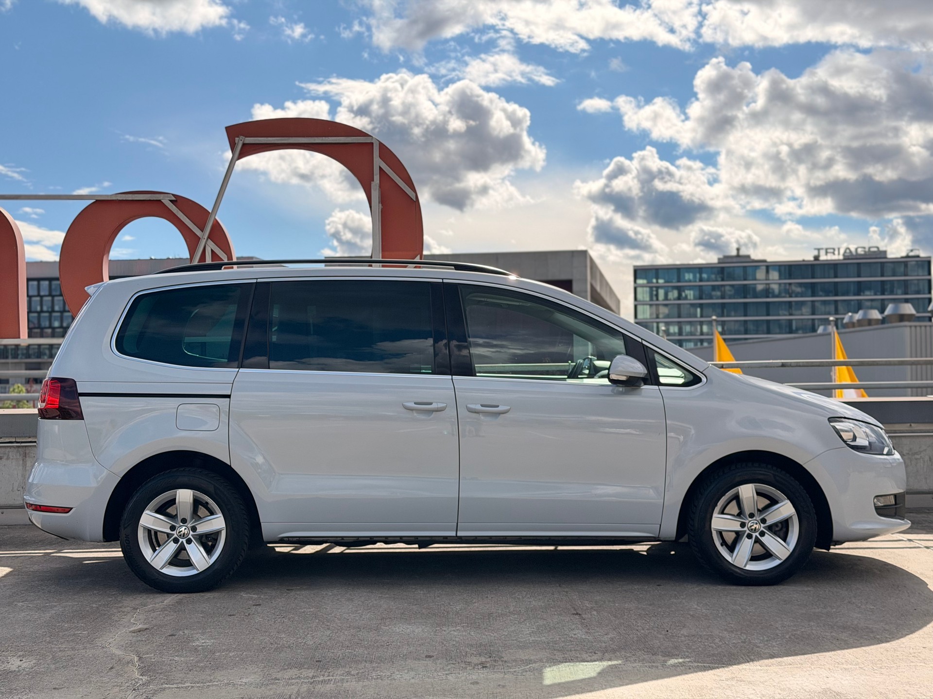 VW Sharan 2.0 TDI BMT Highline DSG 7Plätzer-image-2