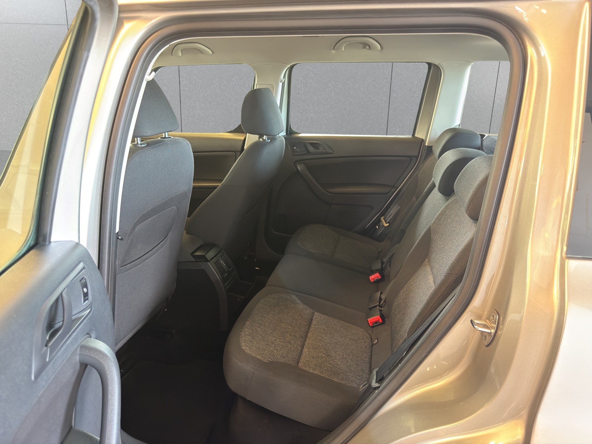 SKODA Yeti 1.8 TSI Active 4x4*NUR 63000 KM*AHK*-image-14