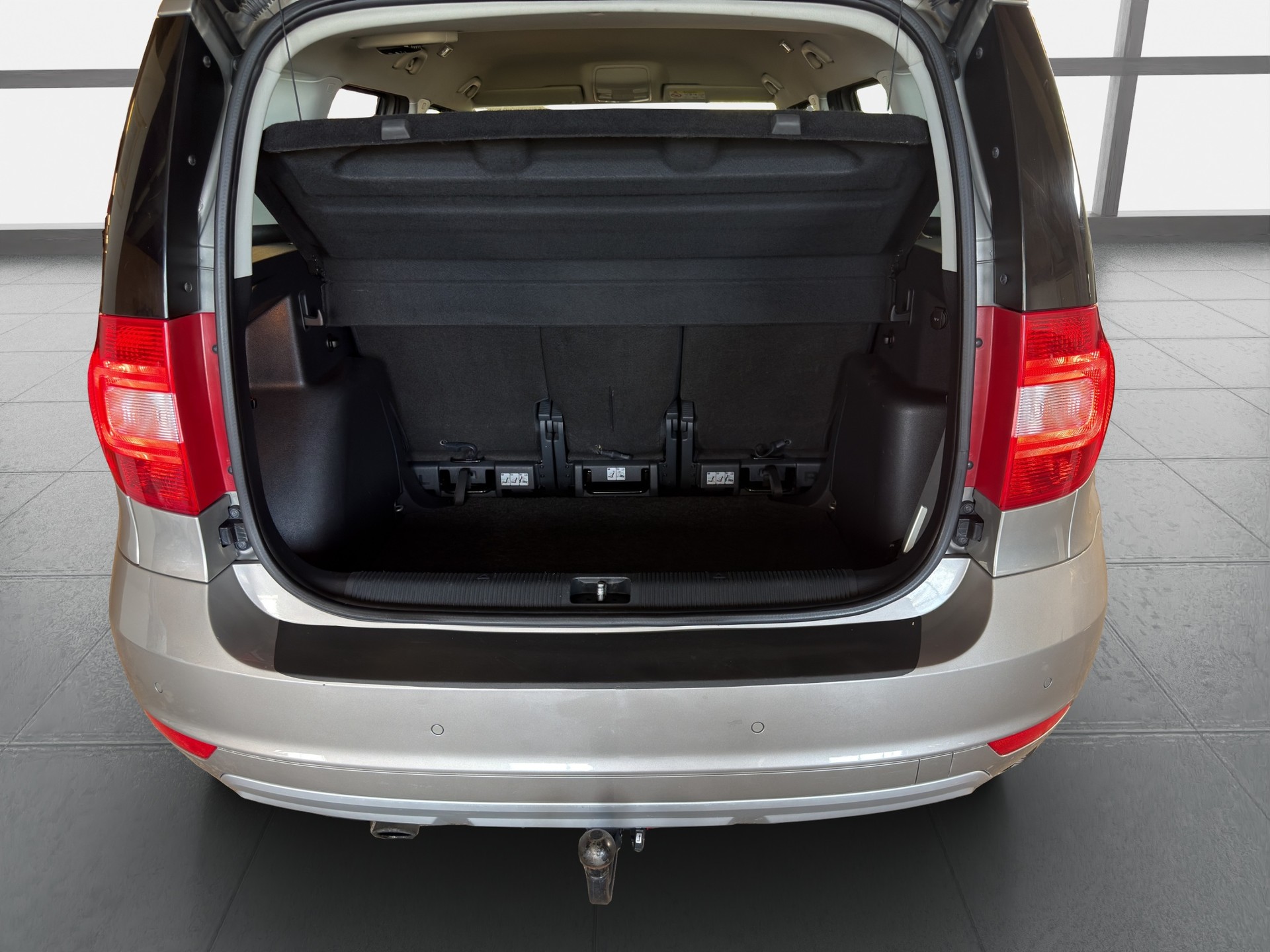 SKODA Yeti 1.8 TSI Active 4x4*NUR 63000 KM*AHK*-image-5