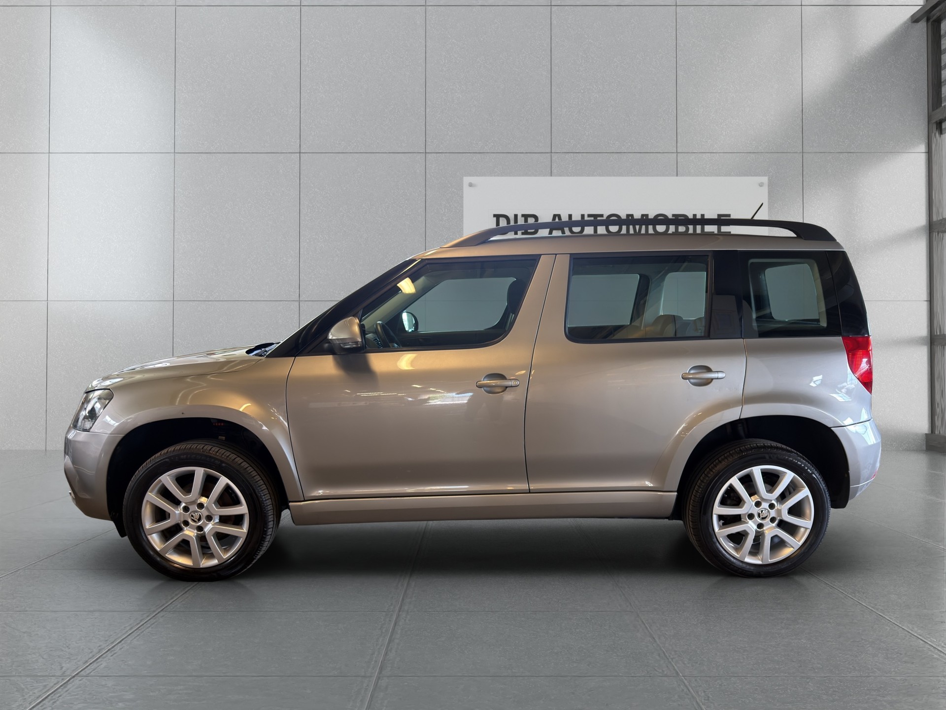SKODA Yeti 1.8 TSI Active 4x4*NUR 63000 KM*AHK*-image-13